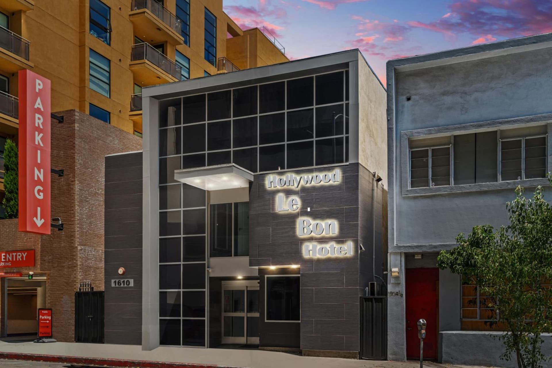 Hollywood Le Bon Hotel featured exterior or lobby in Los Angeles, CA — similar hotel