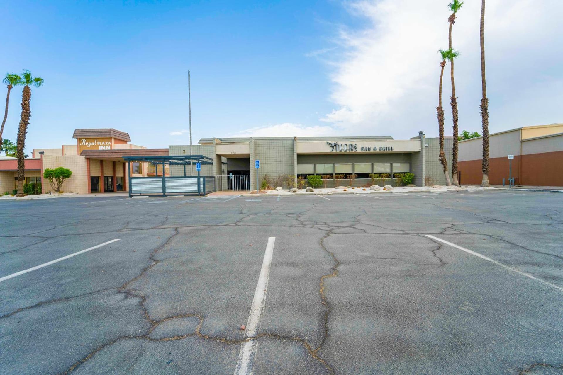 Royal Plaza Inn gallery photo in Indio, CA — image 95