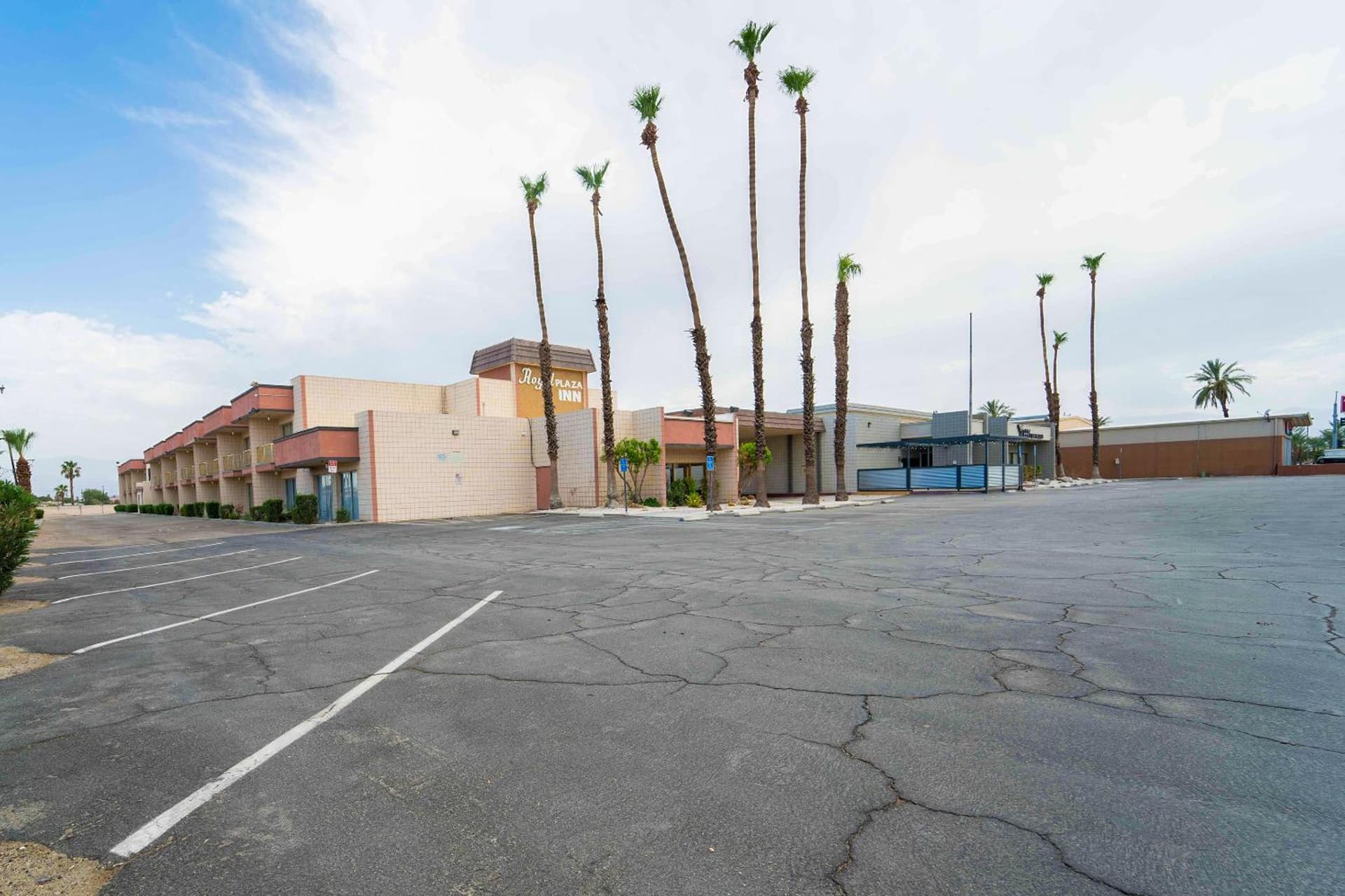 Royal Plaza Inn gallery photo in Indio, CA — image 68