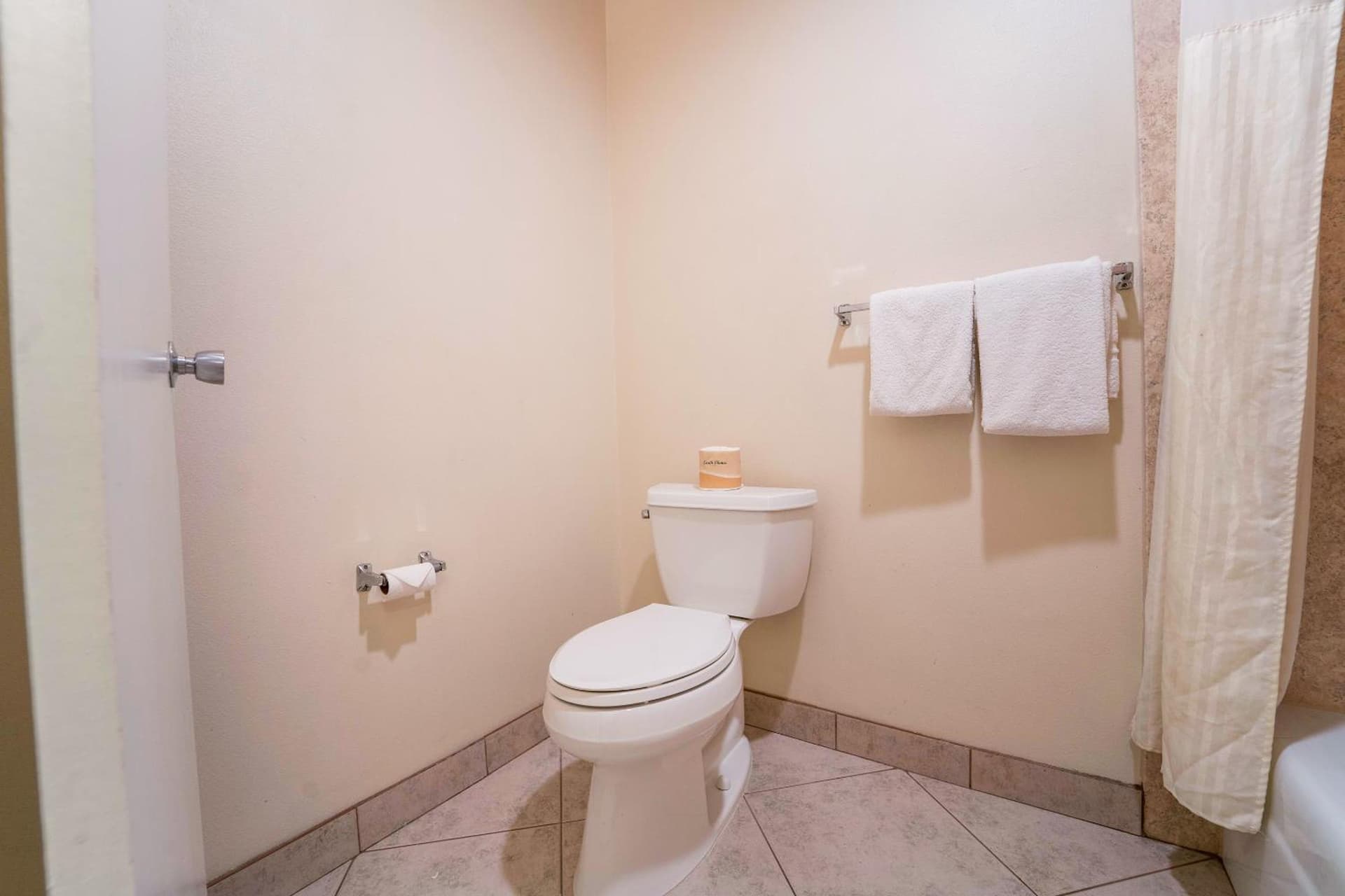Royal Plaza Inn gallery photo in Indio, CA — image 73