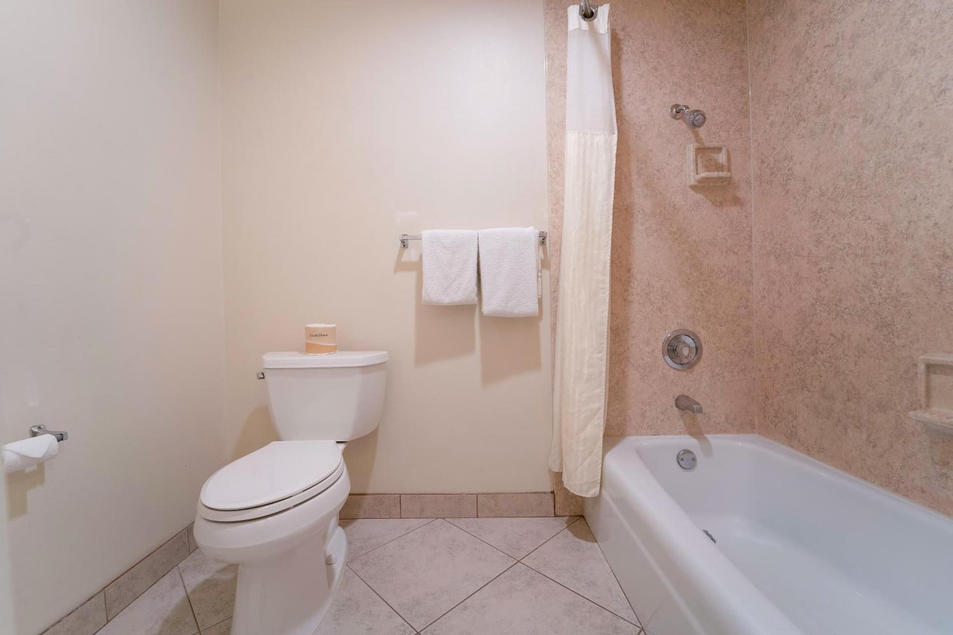 Royal Plaza Inn gallery photo in Indio, CA — image 65