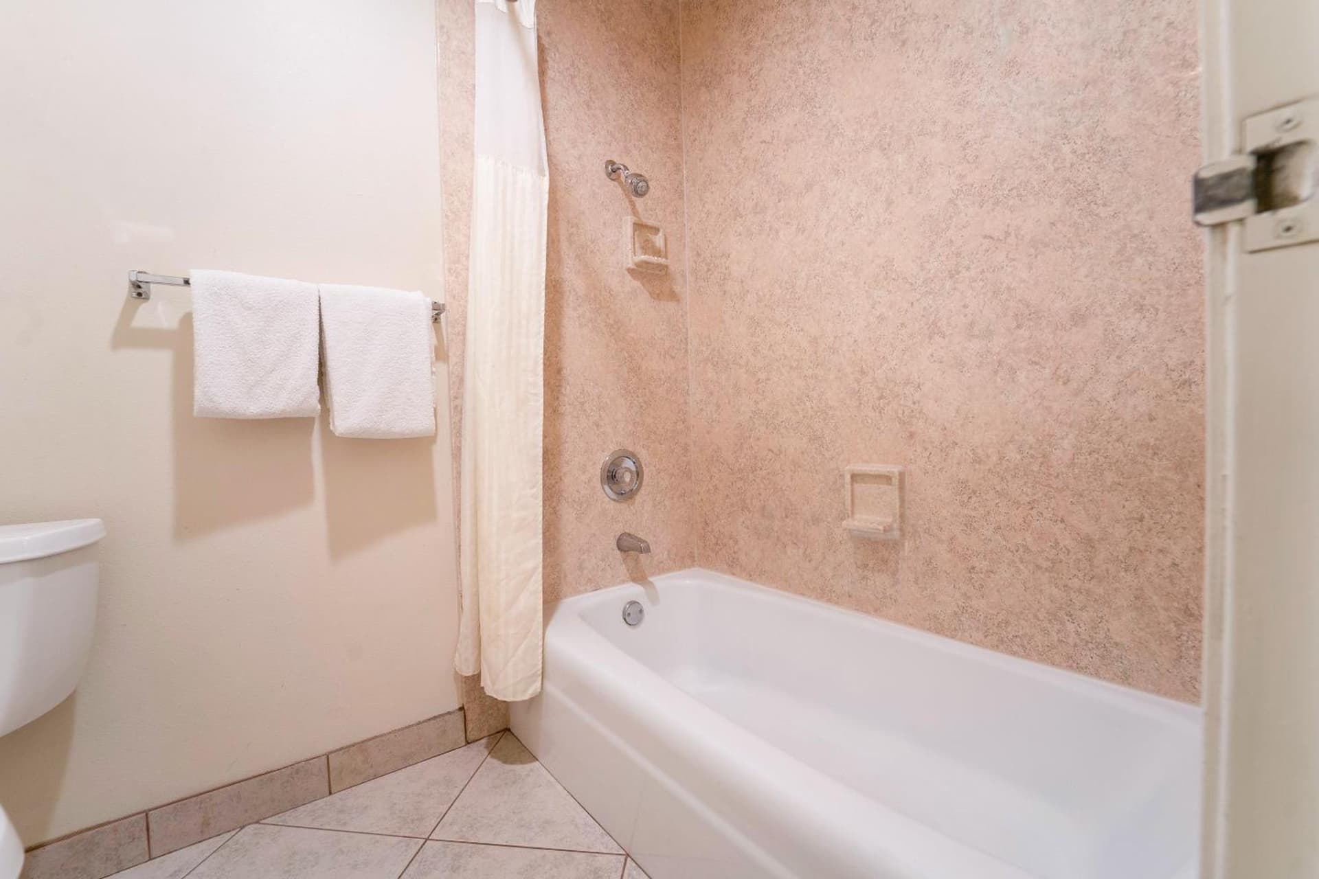 Royal Plaza Inn gallery photo in Indio, CA — image 46