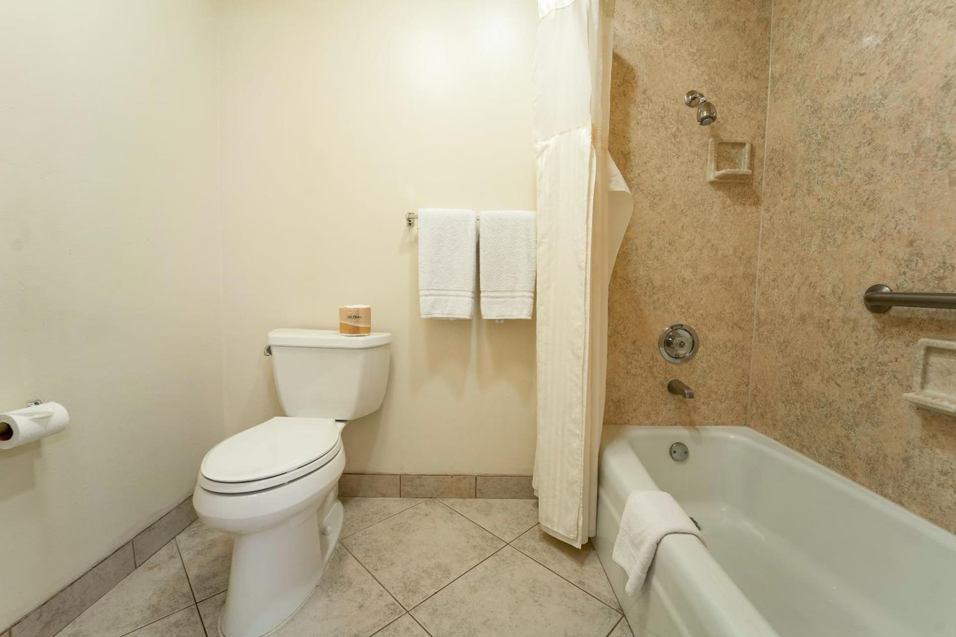 Royal Plaza Inn gallery photo in Indio, CA — image 44