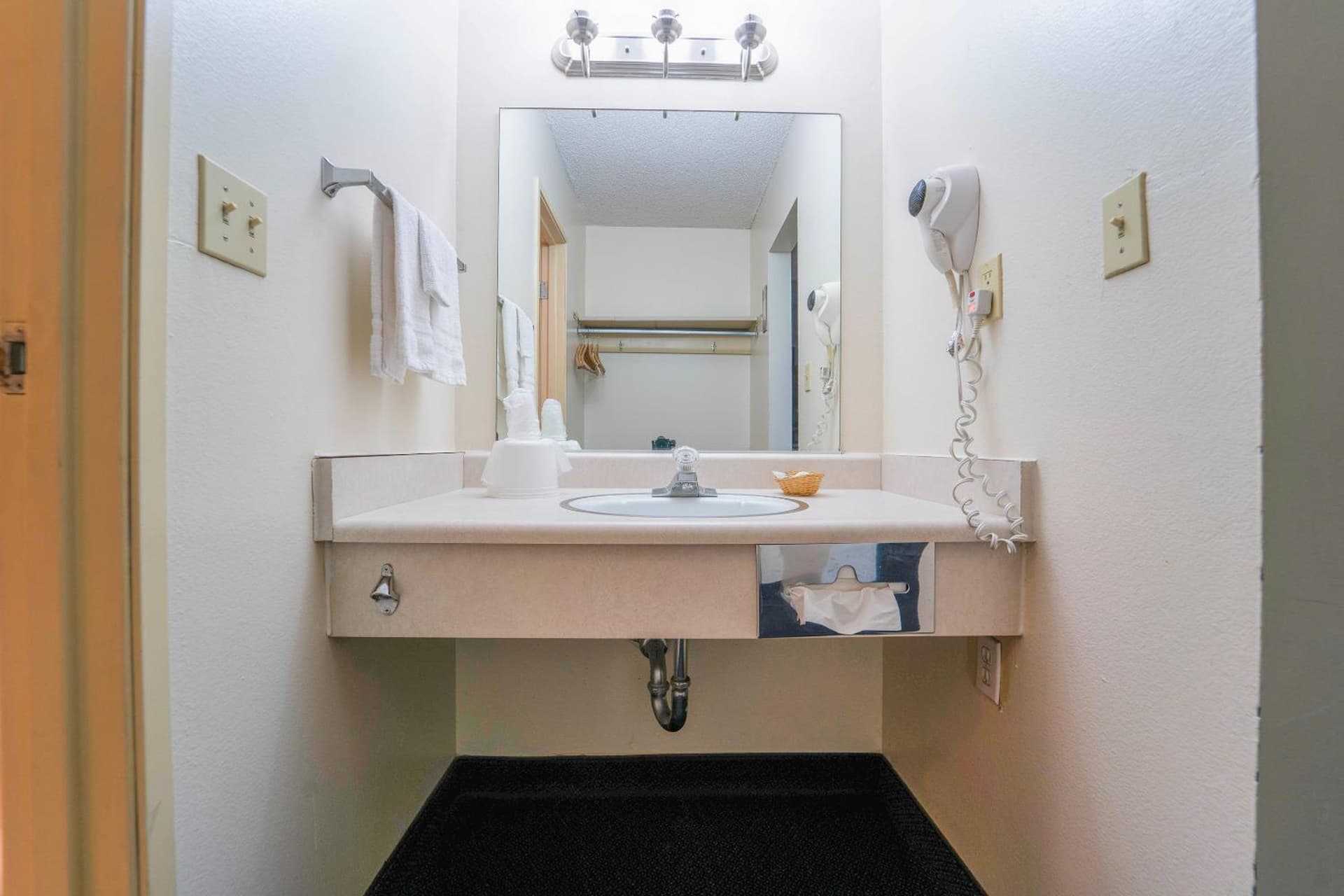 Royal Plaza Inn gallery photo in Indio, CA — image 34