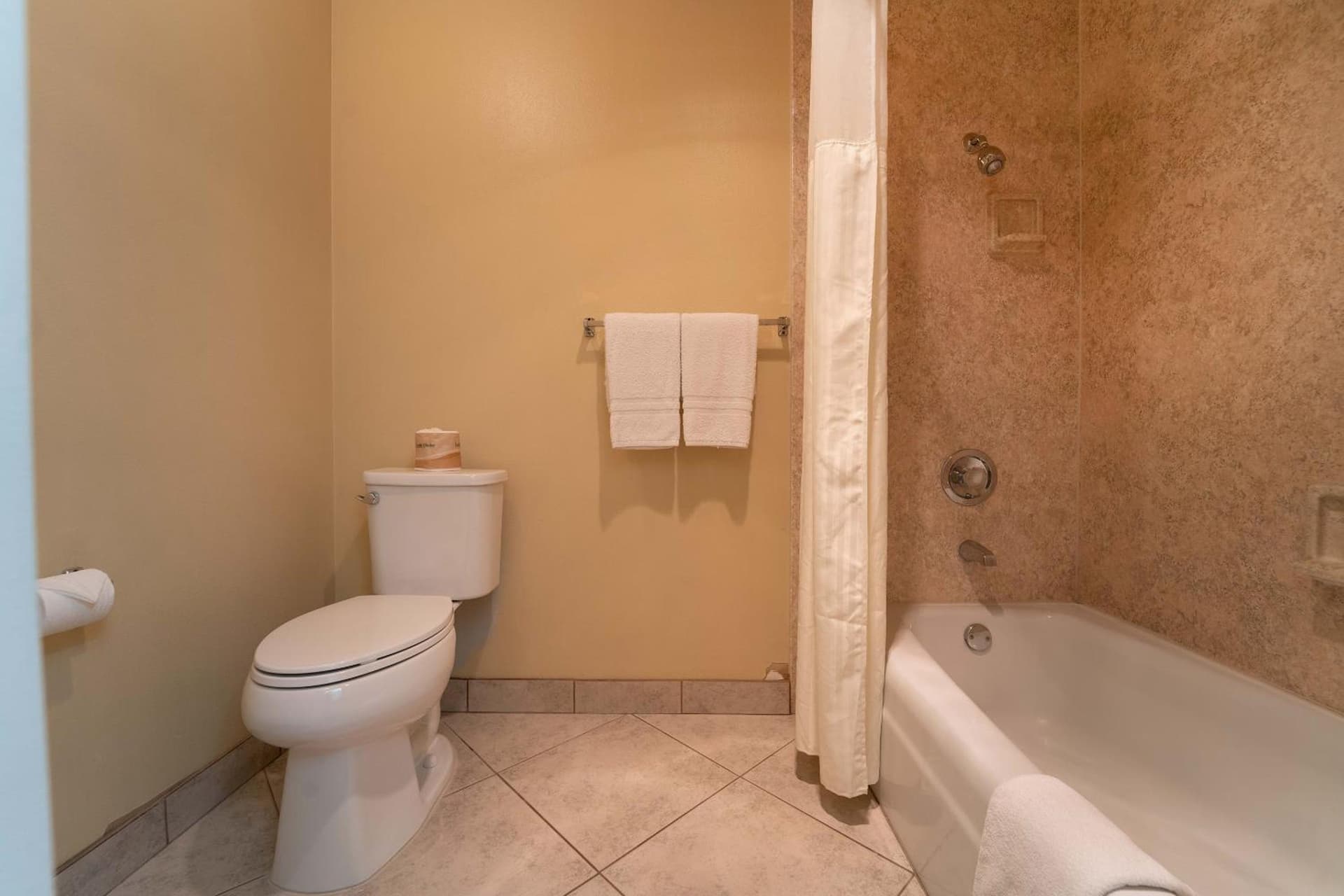 Royal Plaza Inn gallery photo in Indio, CA — image 14
