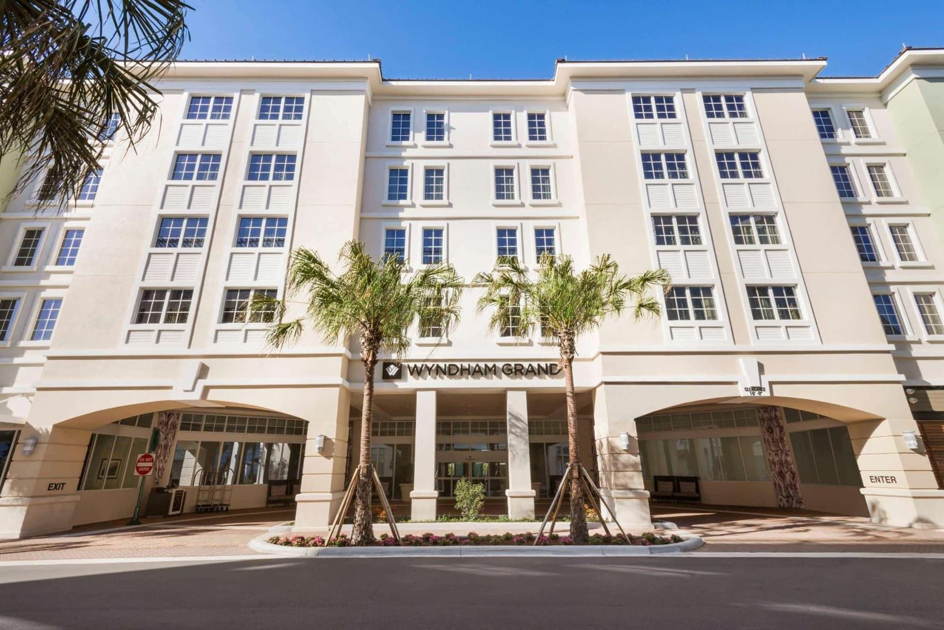 Wyndham Grand Jupiter at Harbourside Place featured exterior or lobby in Jupiter, FL — similar hotel