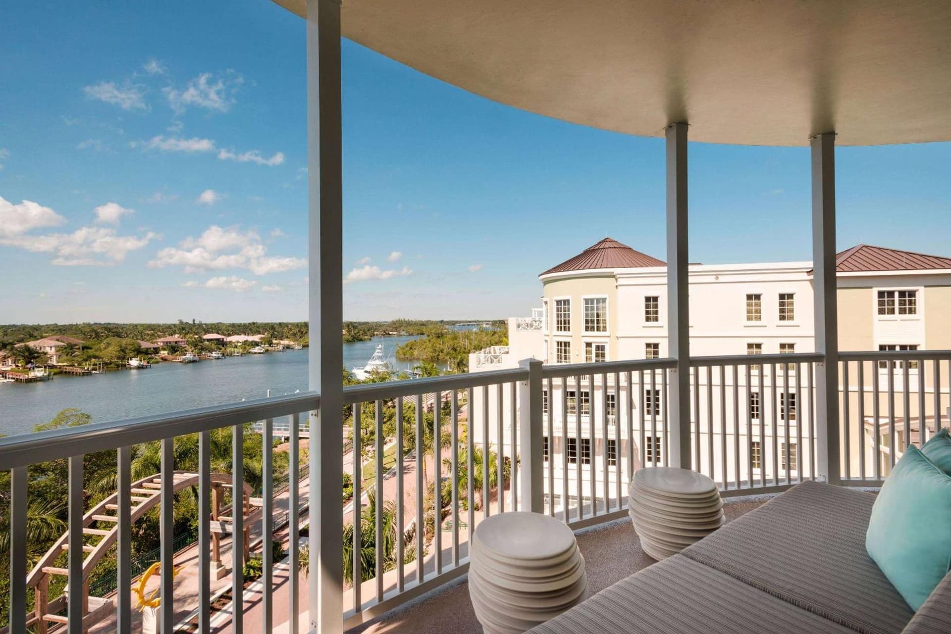 Wyndham Grand Jupiter at Harbourside Place gallery photo in Jupiter, FL — image 16