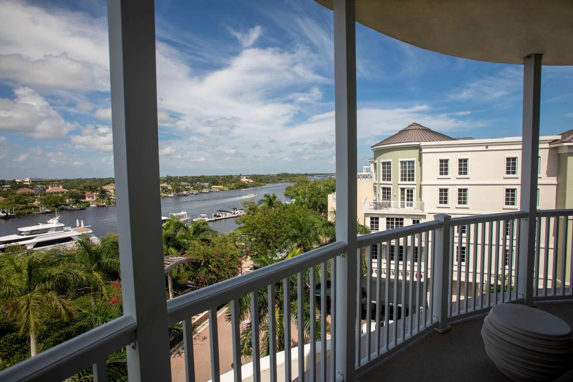 Wyndham Grand Jupiter at Harbourside Place gallery photo in Jupiter, FL — image 115