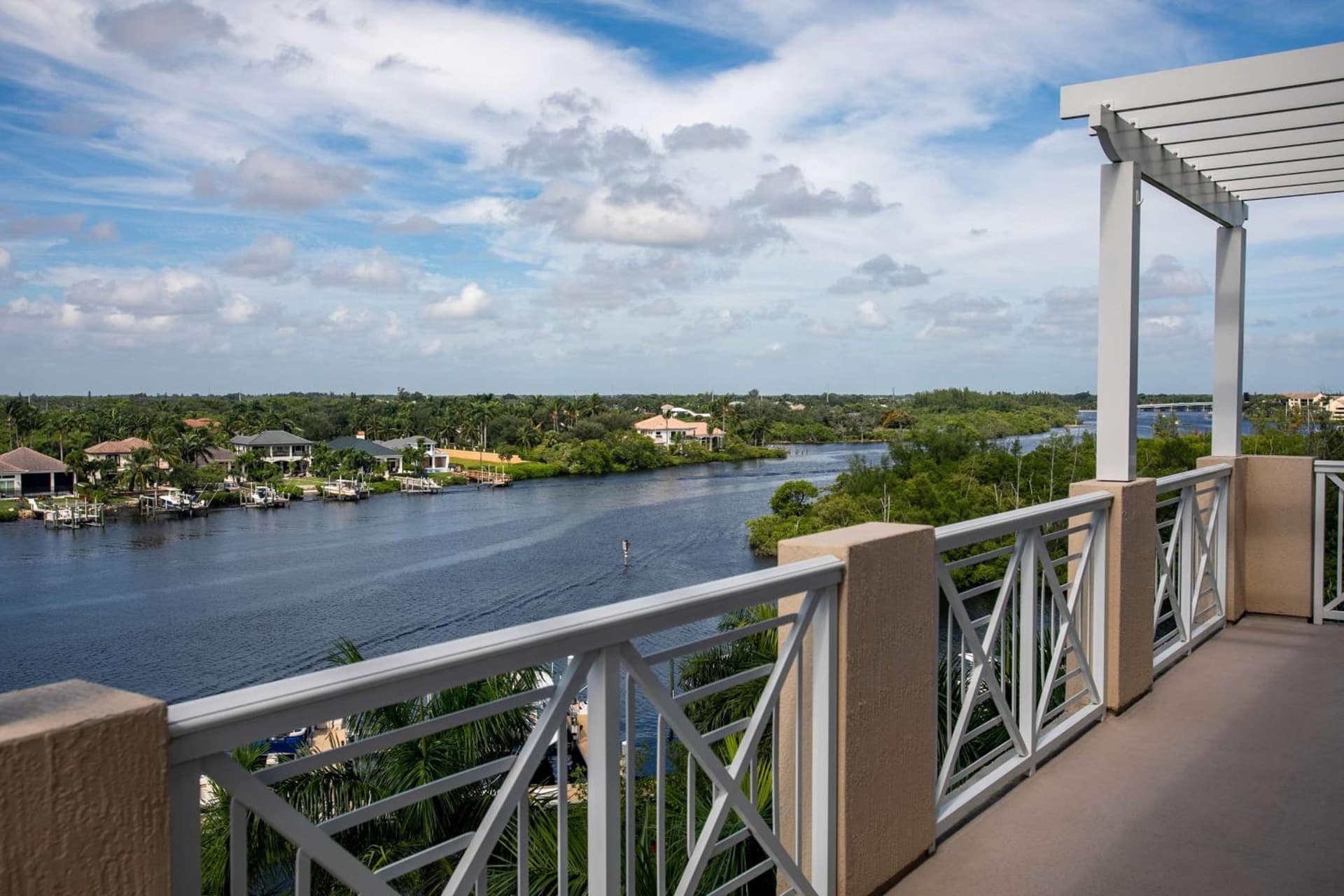 Wyndham Grand Jupiter at Harbourside Place gallery photo in Jupiter, FL — image 101