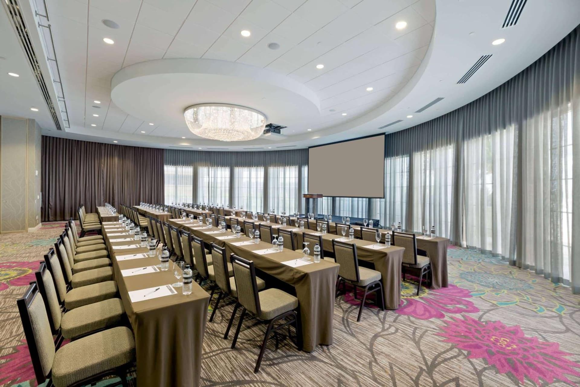 Wyndham Grand Jupiter at Harbourside Place gallery photo in Jupiter, FL — image 13