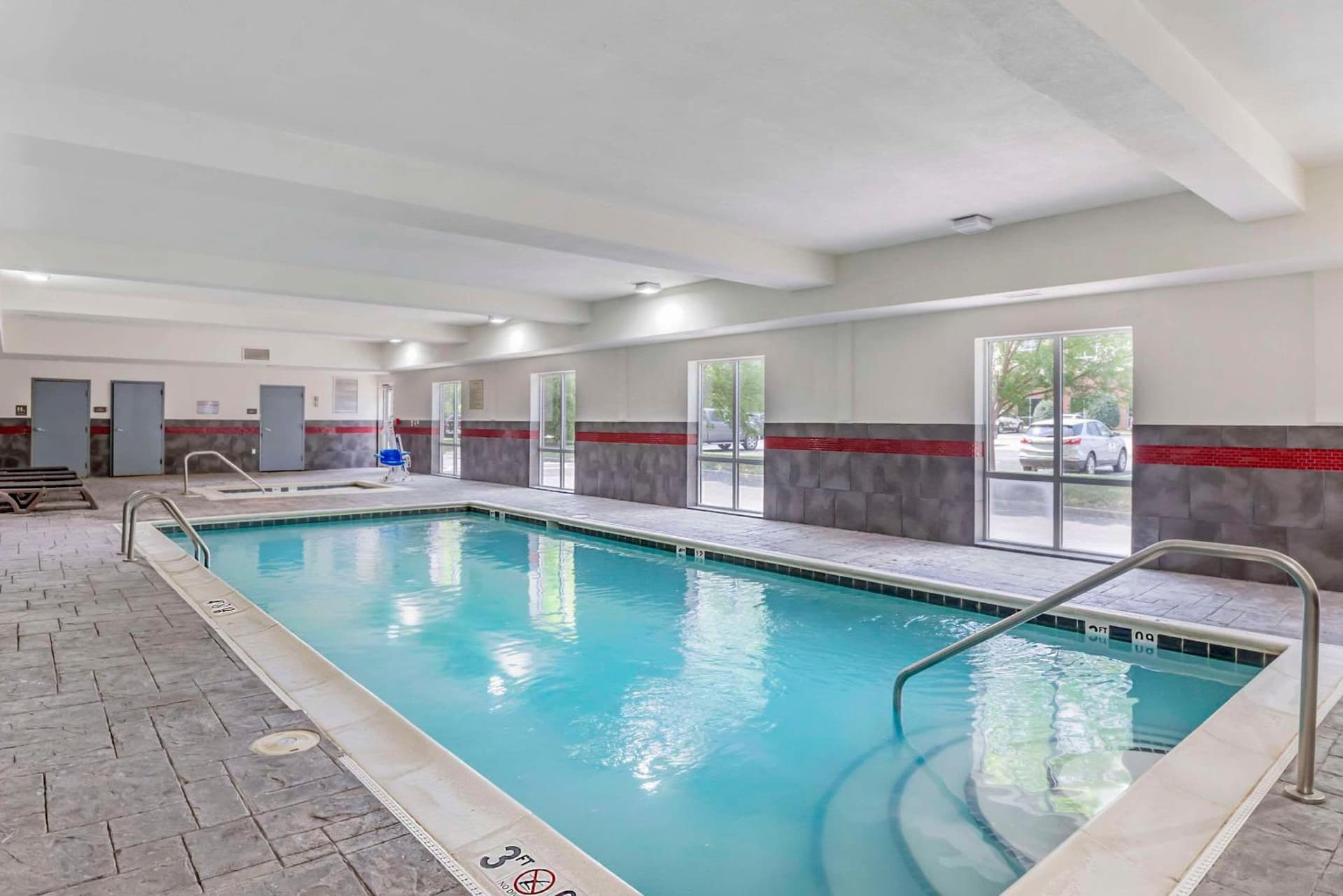 Comfort Suites At Virginia Center Commons gallery photo in Richmond, VA — image 12