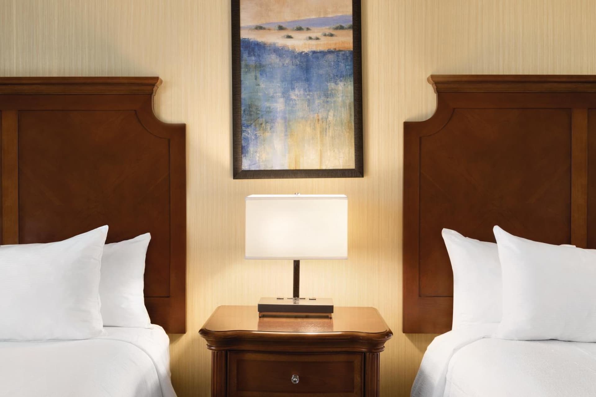 Embassy Suites by Hilton Minneapolis Bloomington Edina gallery photo in Bloomington, MN — image 15