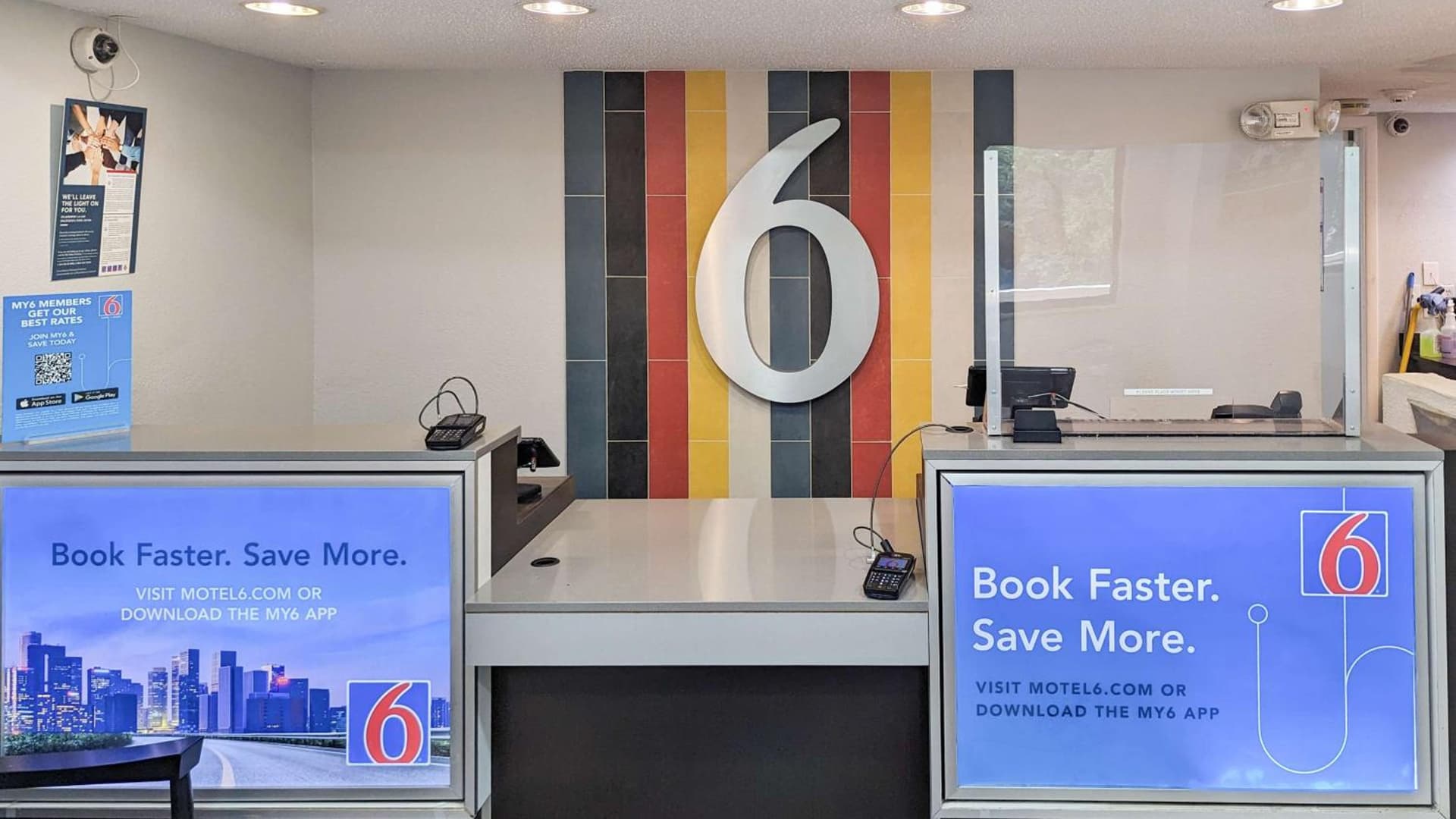 Motel 6-Nashua, NH - South interior in Nashua, NH — gallery photo 2