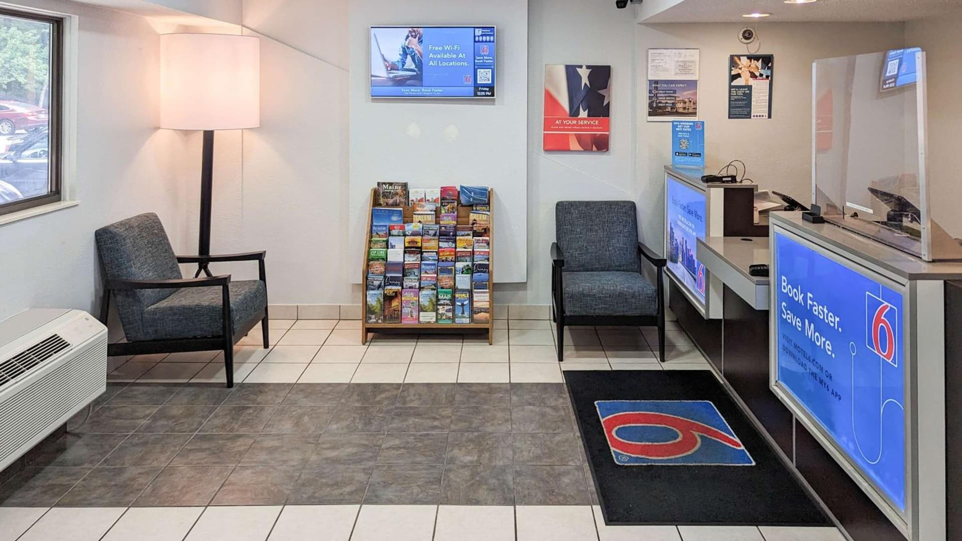 Motel 6-Nashua, NH - South gallery photo in Nashua, NH — image 9