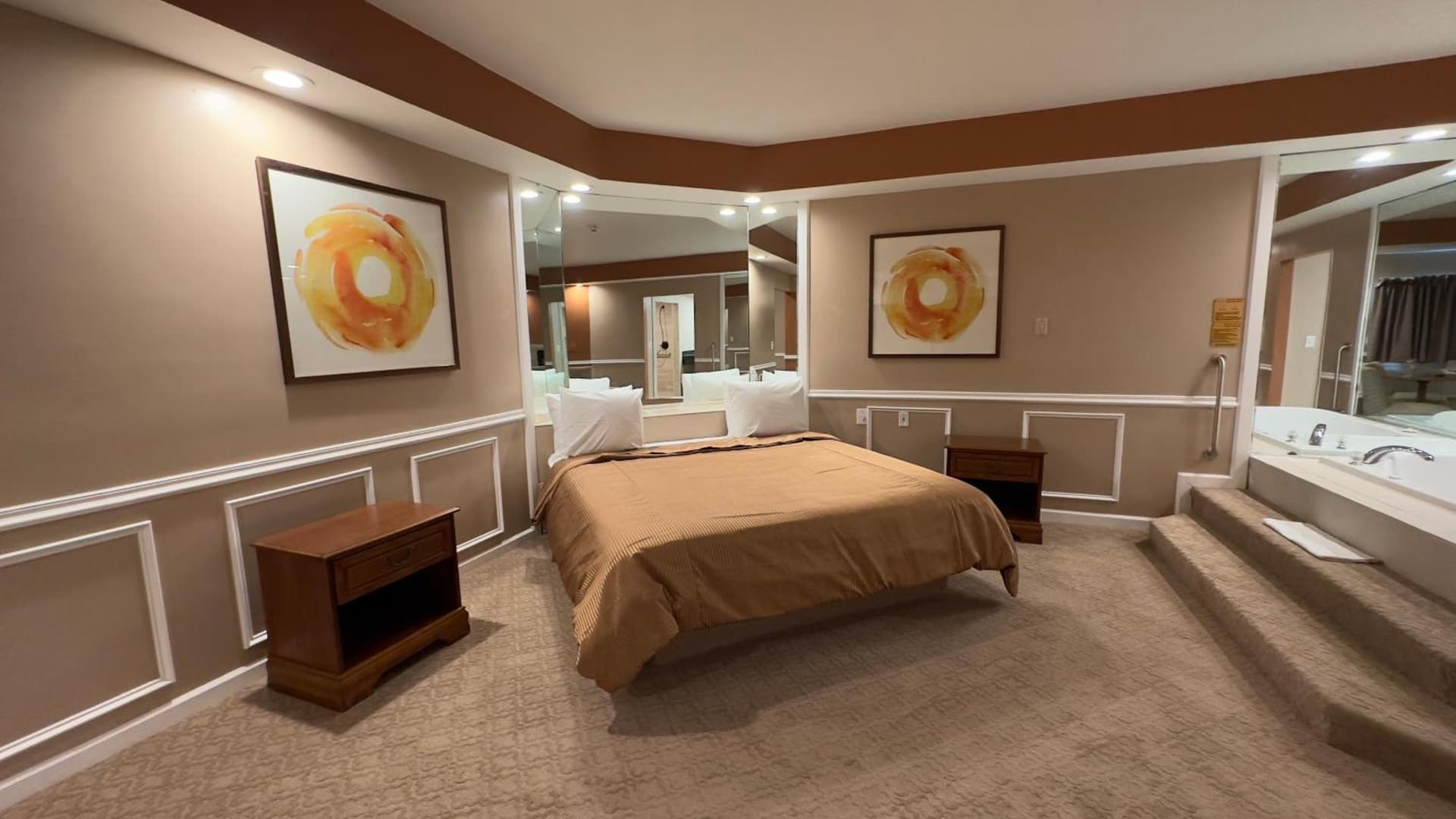 Inn of the Dove Harrisburg-Hershey Romantic Suites gallery photo in Harrisburg, PA — image 202