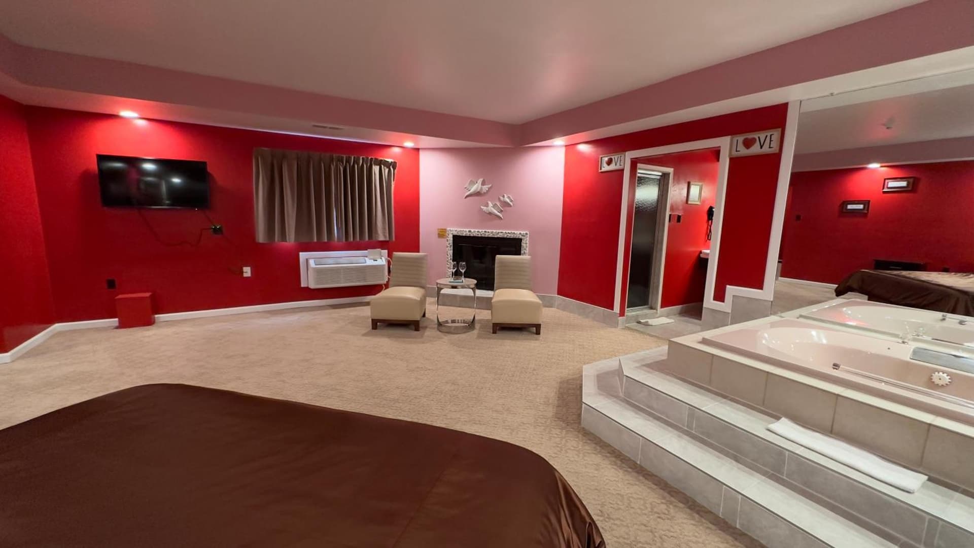 Inn of the Dove Harrisburg-Hershey Romantic Suites gallery photo in Harrisburg, PA — image 237
