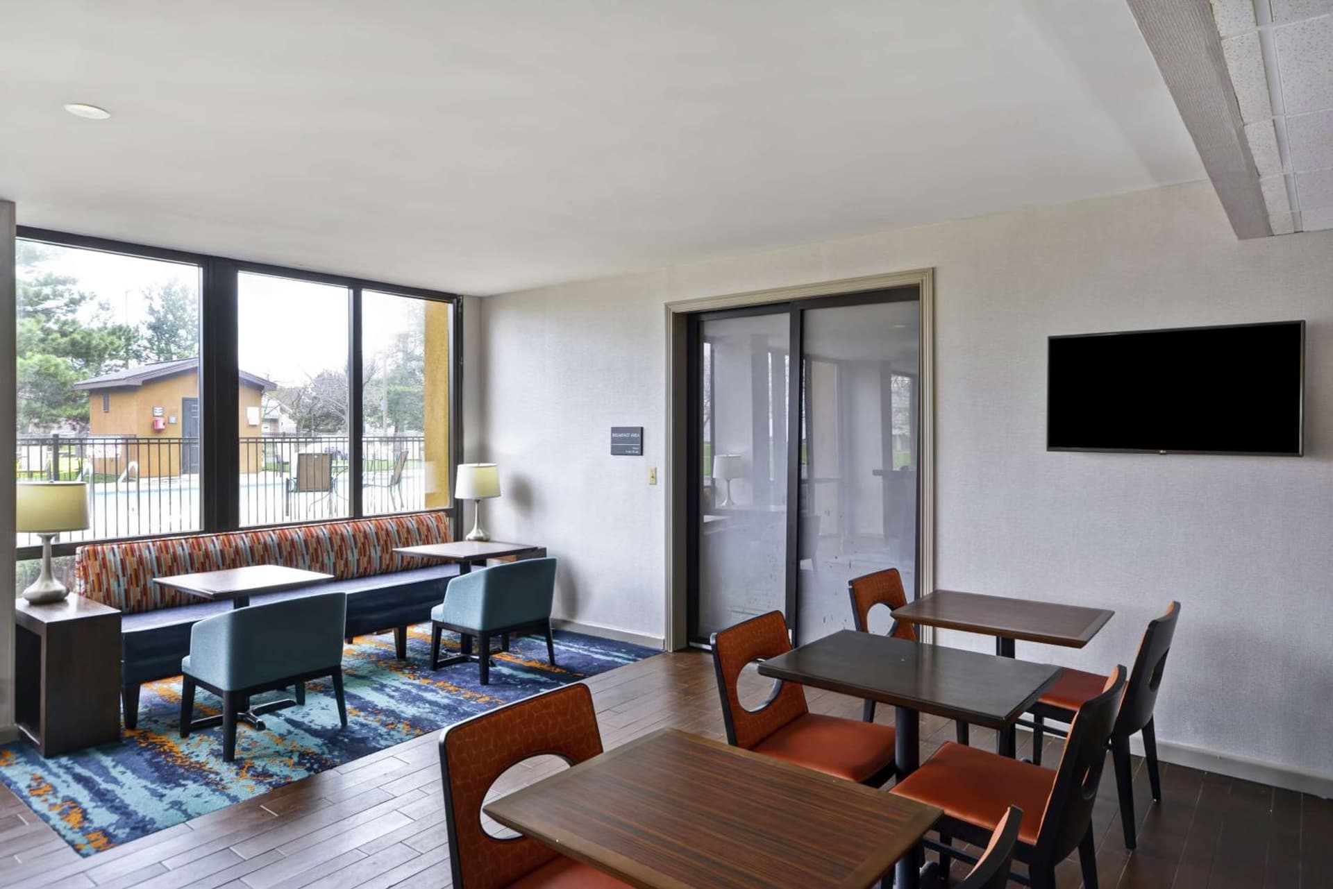 Hampton Inn Detroit Madison Heights South Troy gallery photo in Madison Heights, MI — image 7