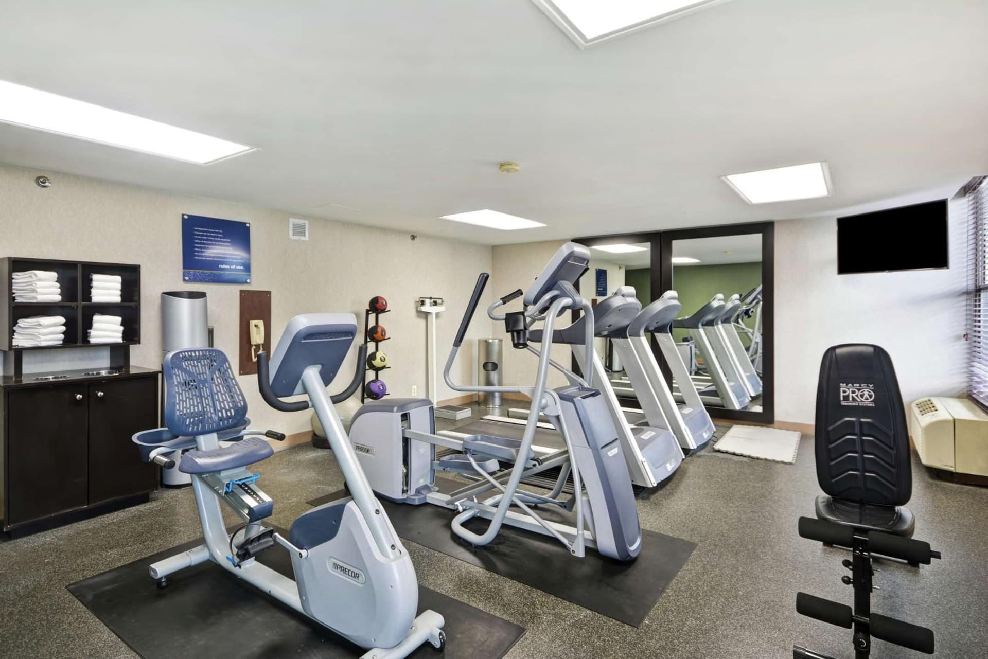 Hampton Inn Detroit Madison Heights South Troy gallery photo in Madison Heights, MI — image 18
