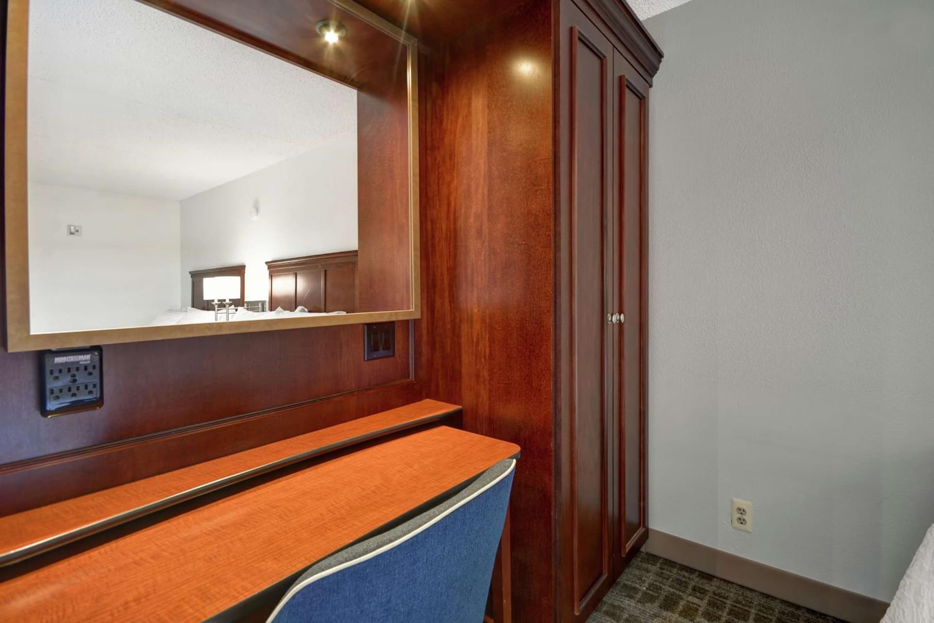 Hampton Inn Detroit Madison Heights South Troy gallery photo in Madison Heights, MI — image 14