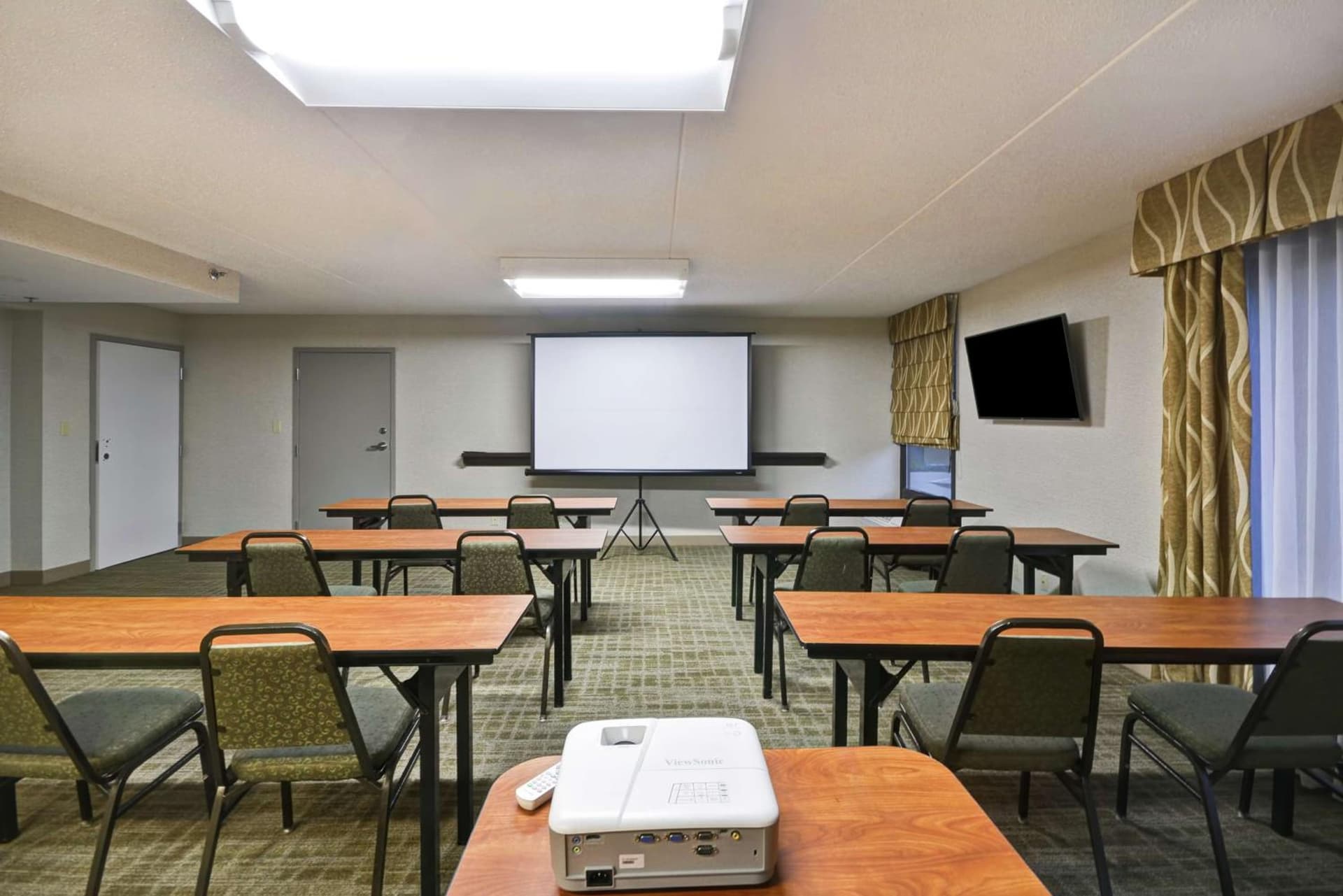 Hampton Inn Detroit Madison Heights South Troy gallery photo in Madison Heights, MI — image 36