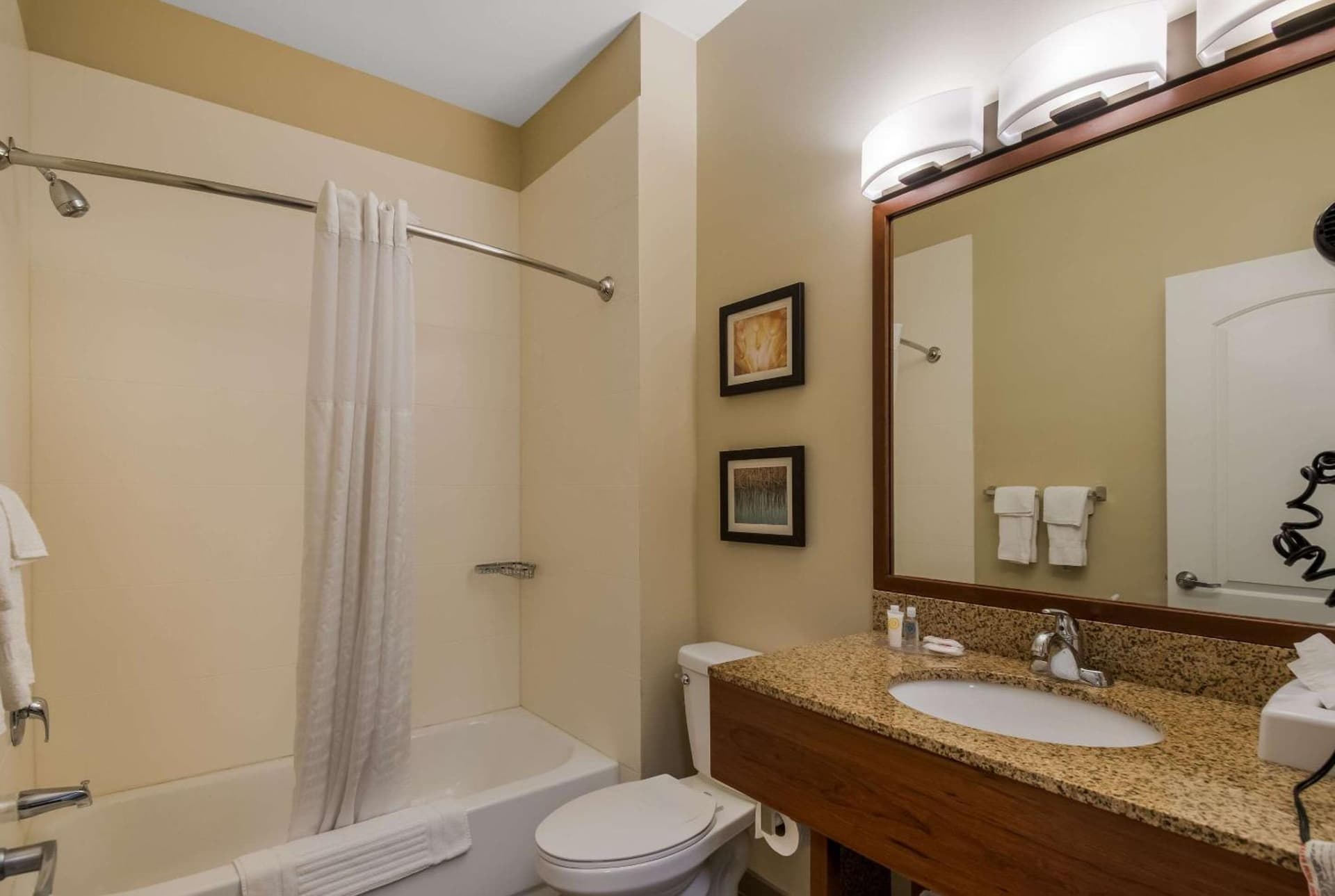 Comfort Inn & Suites Barnesville - Frackville gallery photo in Barnesville, PA — image 29