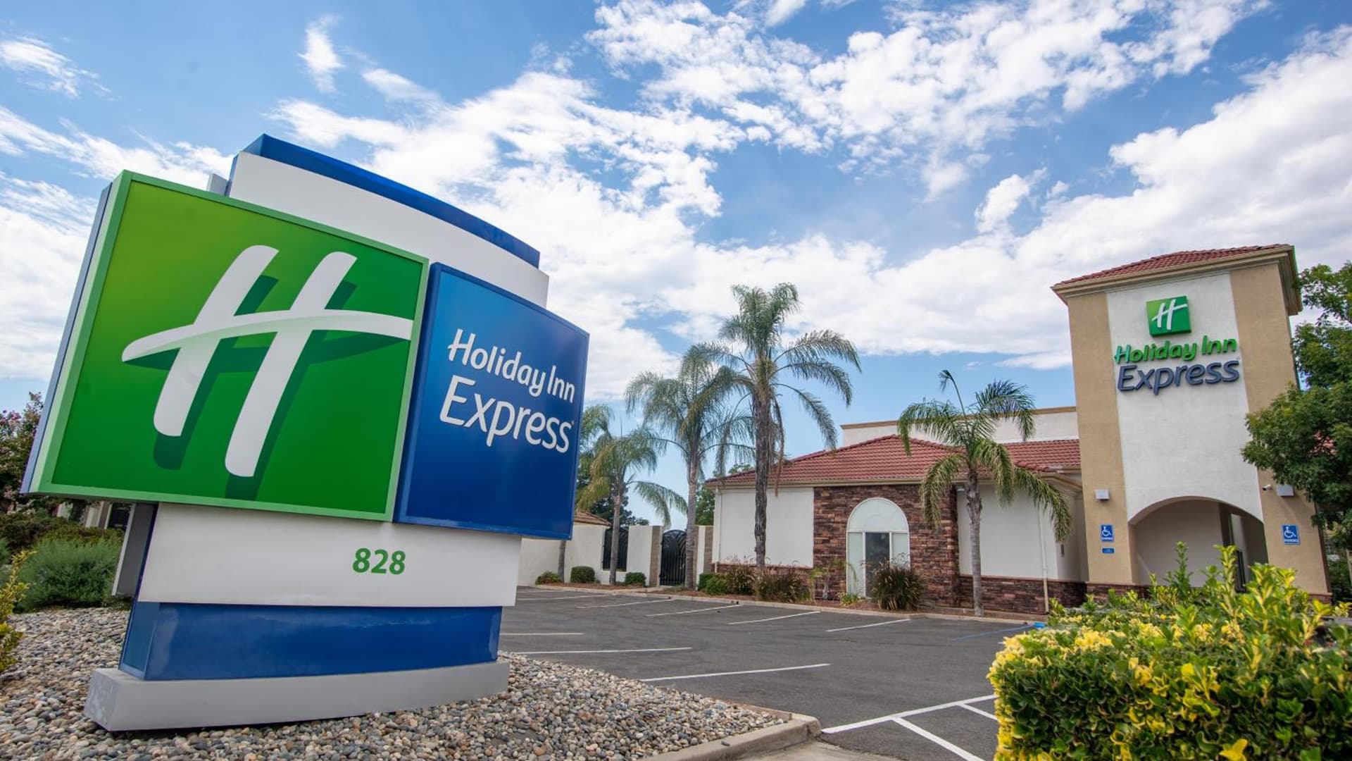 Holiday Inn Express Oakdale by IHG featured exterior or lobby in Oakdale, CA — similar hotel