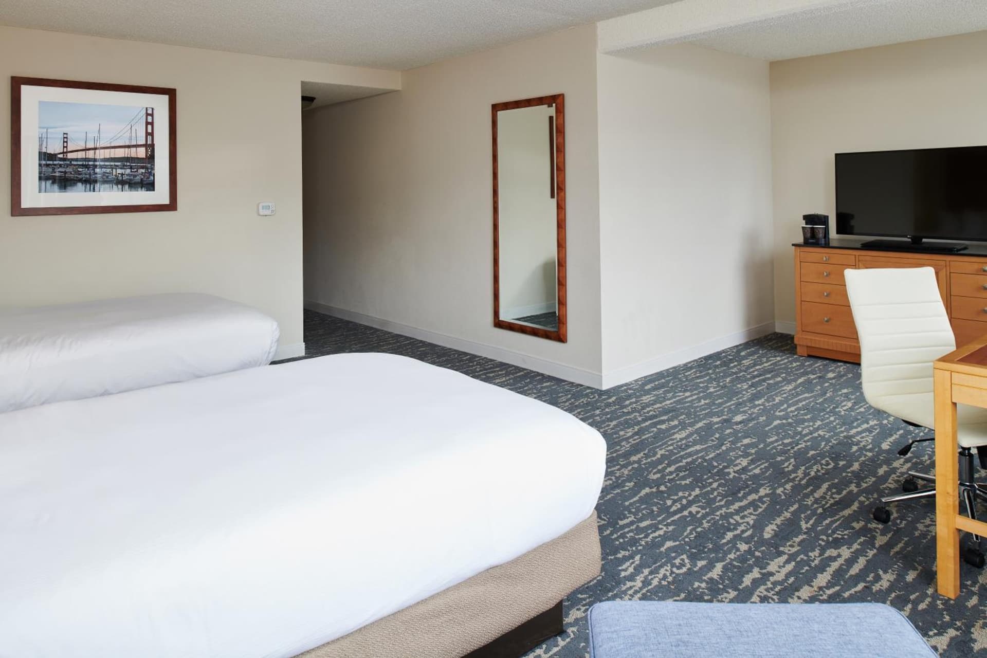 DoubleTree by Hilton Hotel Berkeley Marina gallery photo in Berkeley, CA — image 59