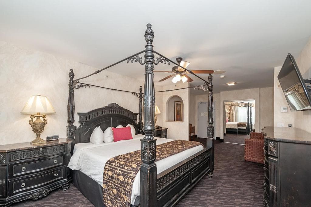 Bellissimo Hotel, Trademark by Wyndham Near Foxwoods Casino gallery photo in North Stonington — image 34