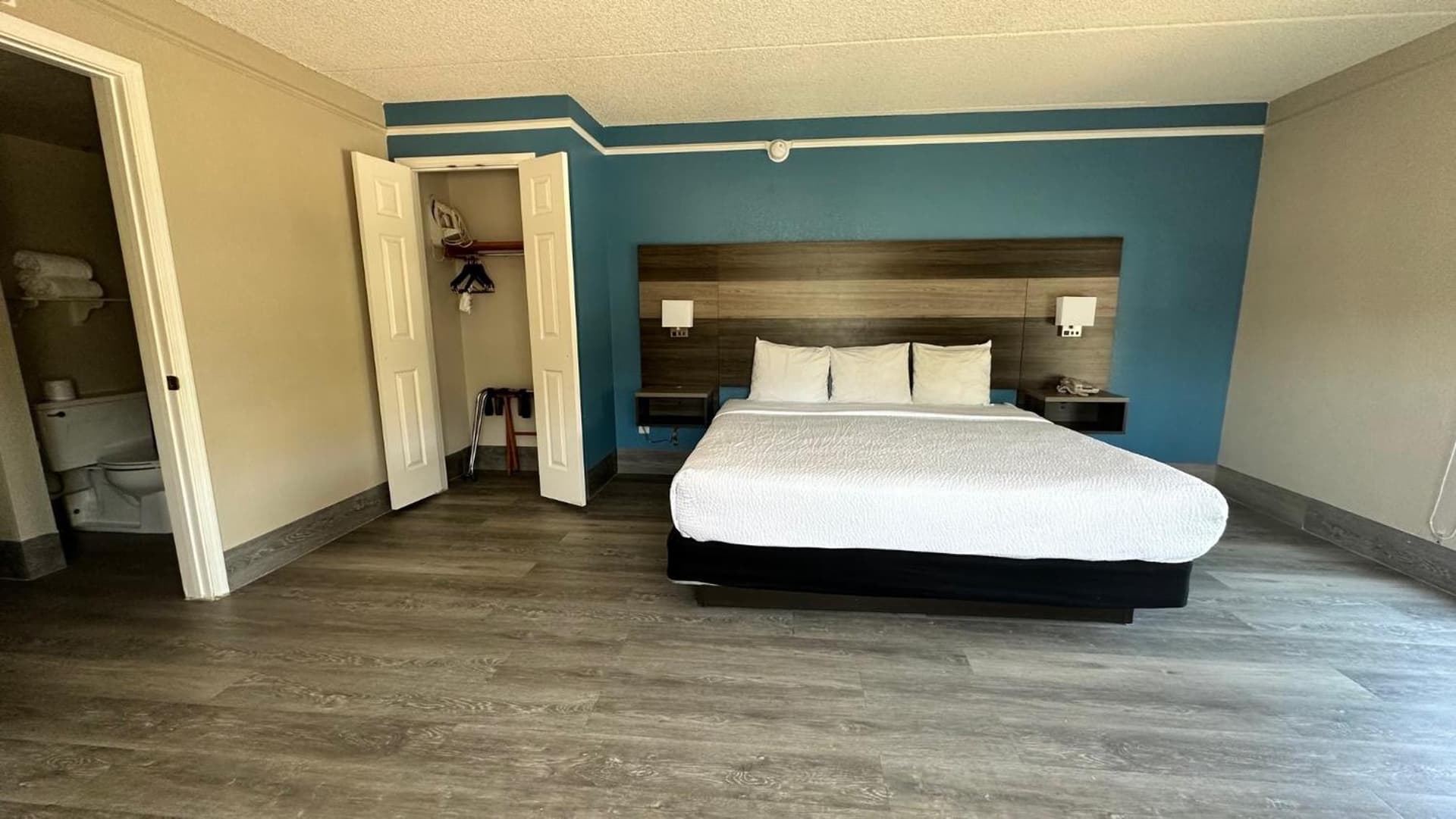 Days Inn by Wyndham San Diego Vista gallery photo in Vista, CA — image 5