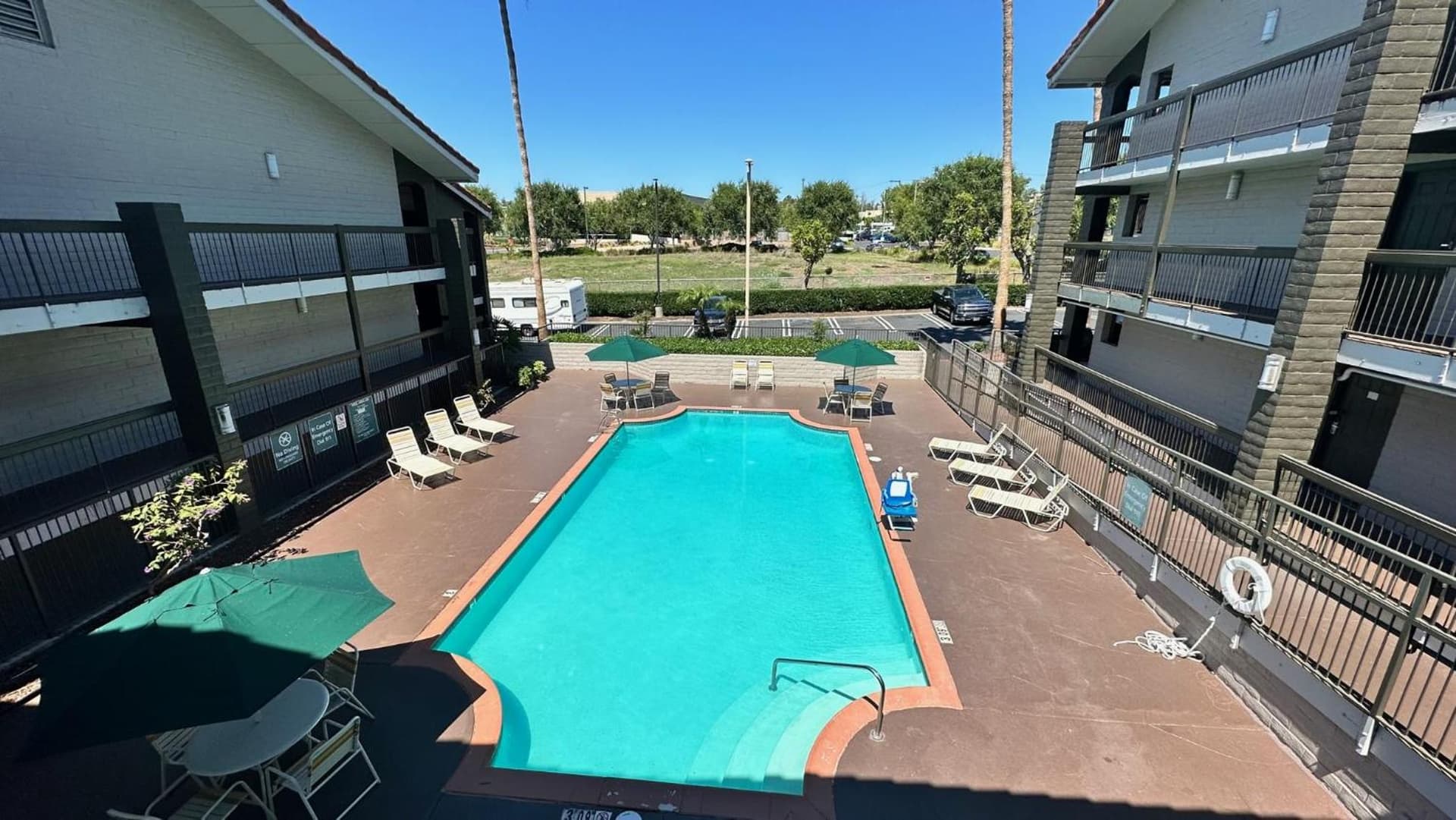 Days Inn by Wyndham San Diego Vista gallery photo in Vista, CA — image 21