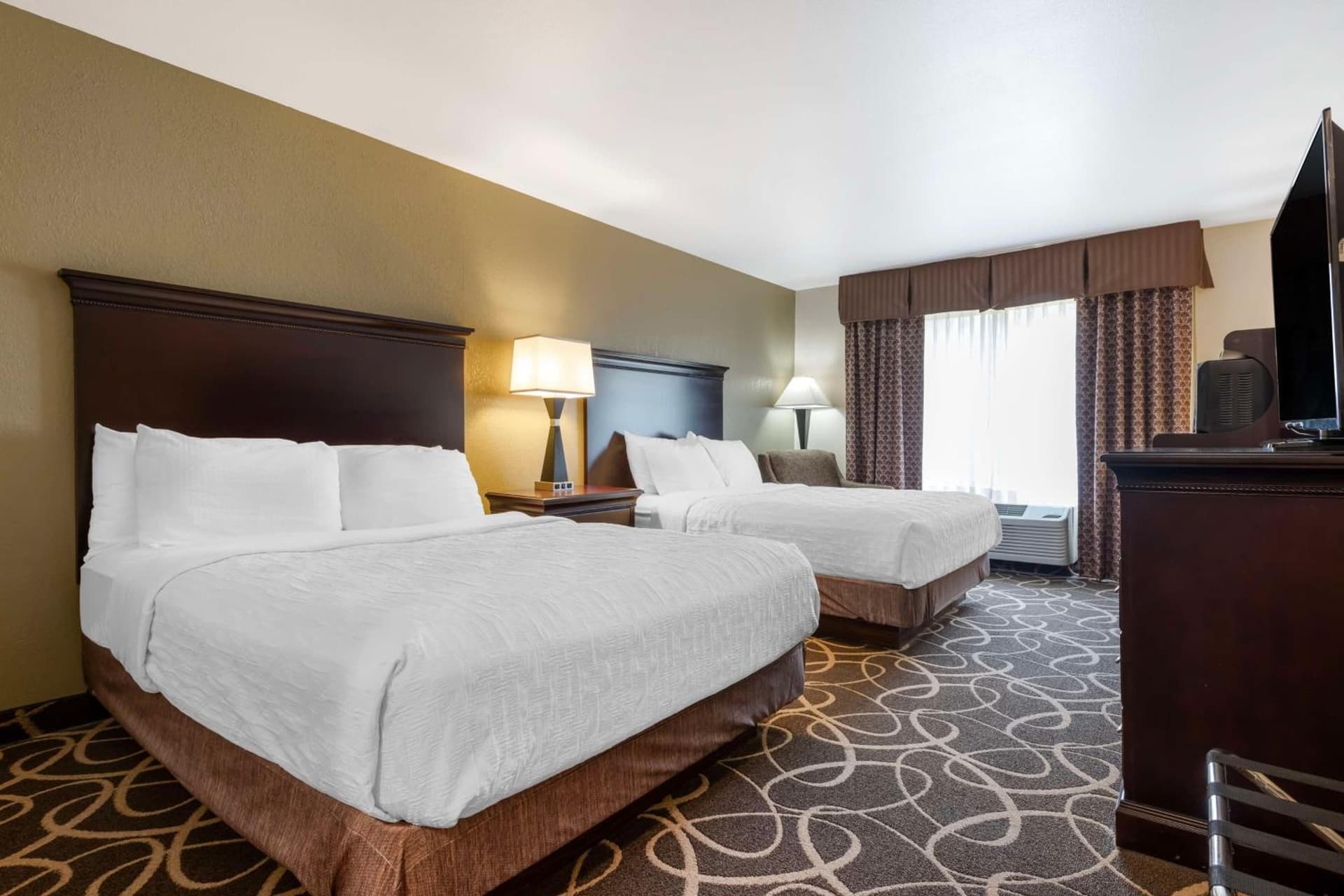 Best Western Plus Eau Claire Conference Center property views in Eau Claire, WI — gallery photo 3