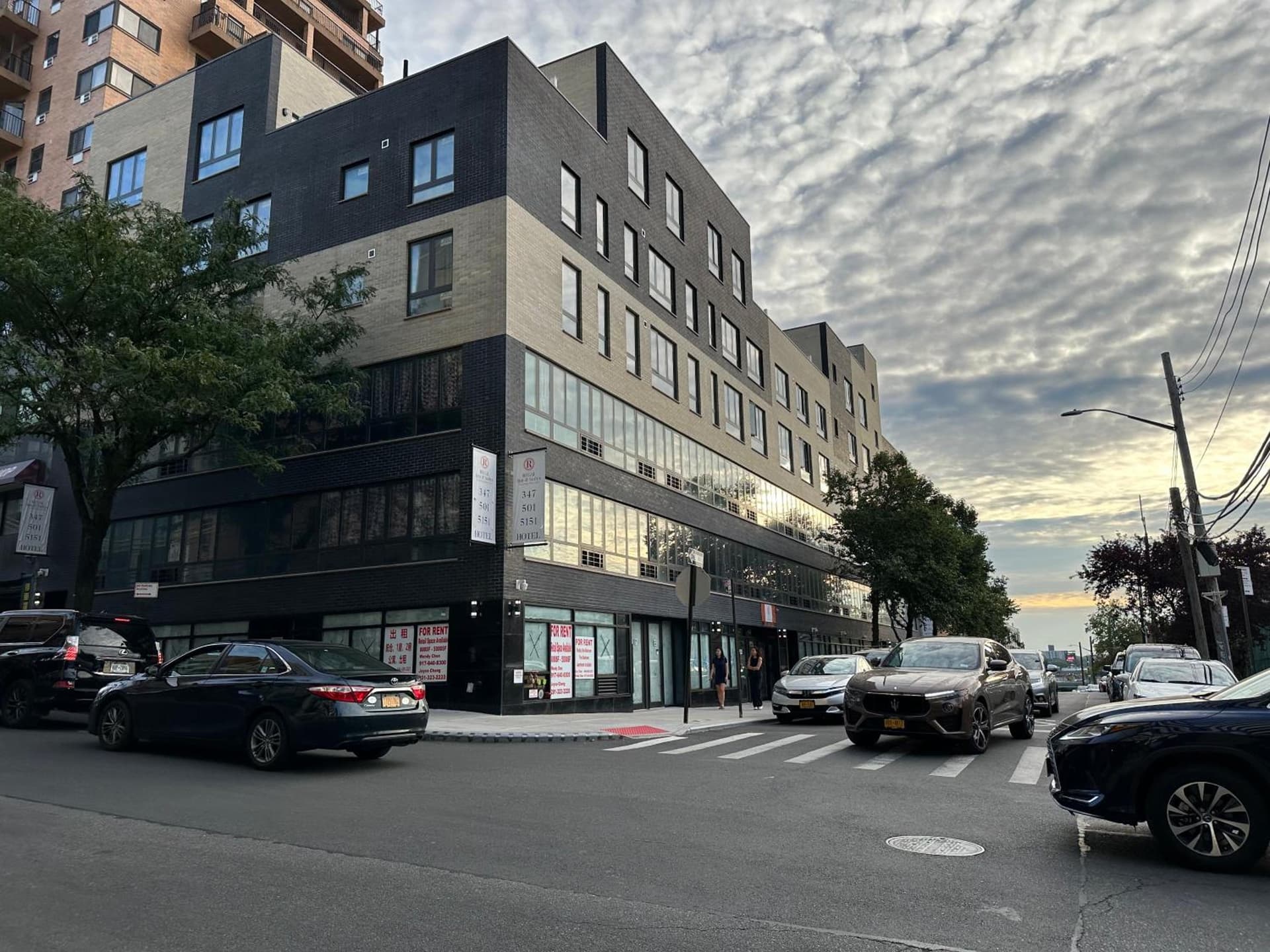 Regal Inn & Suites New York LaGuardia Hotel featured exterior or lobby in Flushing, NY — similar hotel