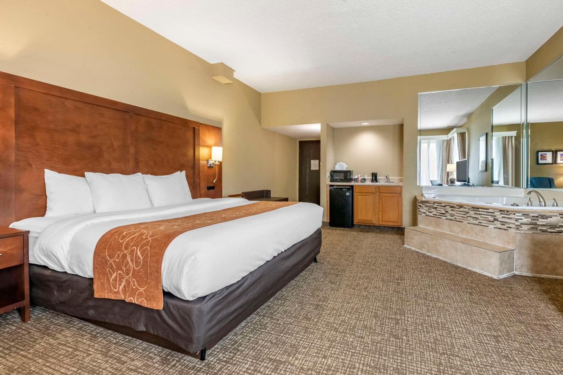 Comfort Suites Baymeadows Near Butler Blvd gallery photo in Jacksonville, FL — image 37