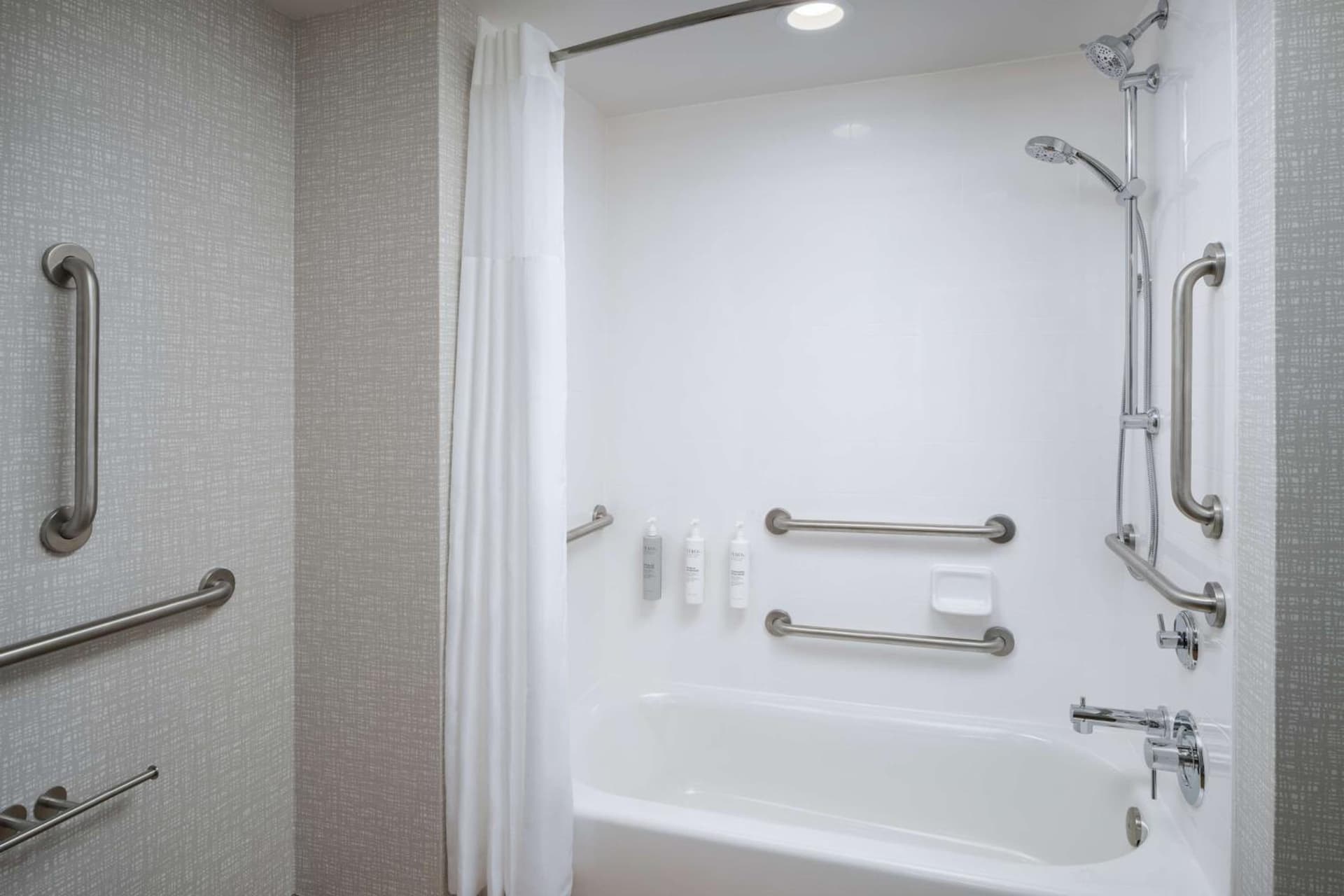 Hampton Inn Towson Downtown gallery photo in Towson, MD — image 4