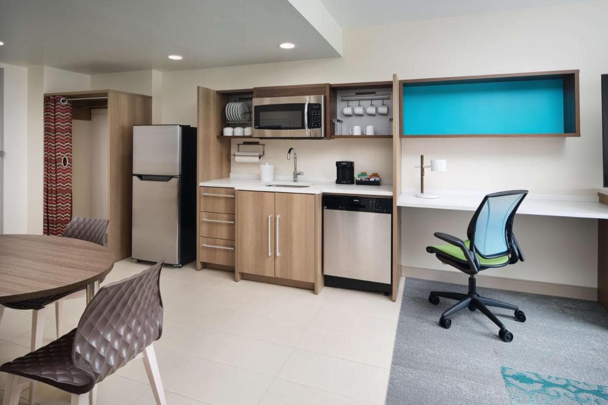 Home2 Suites By Hilton Towson gallery photo in Towson, MD — image 5