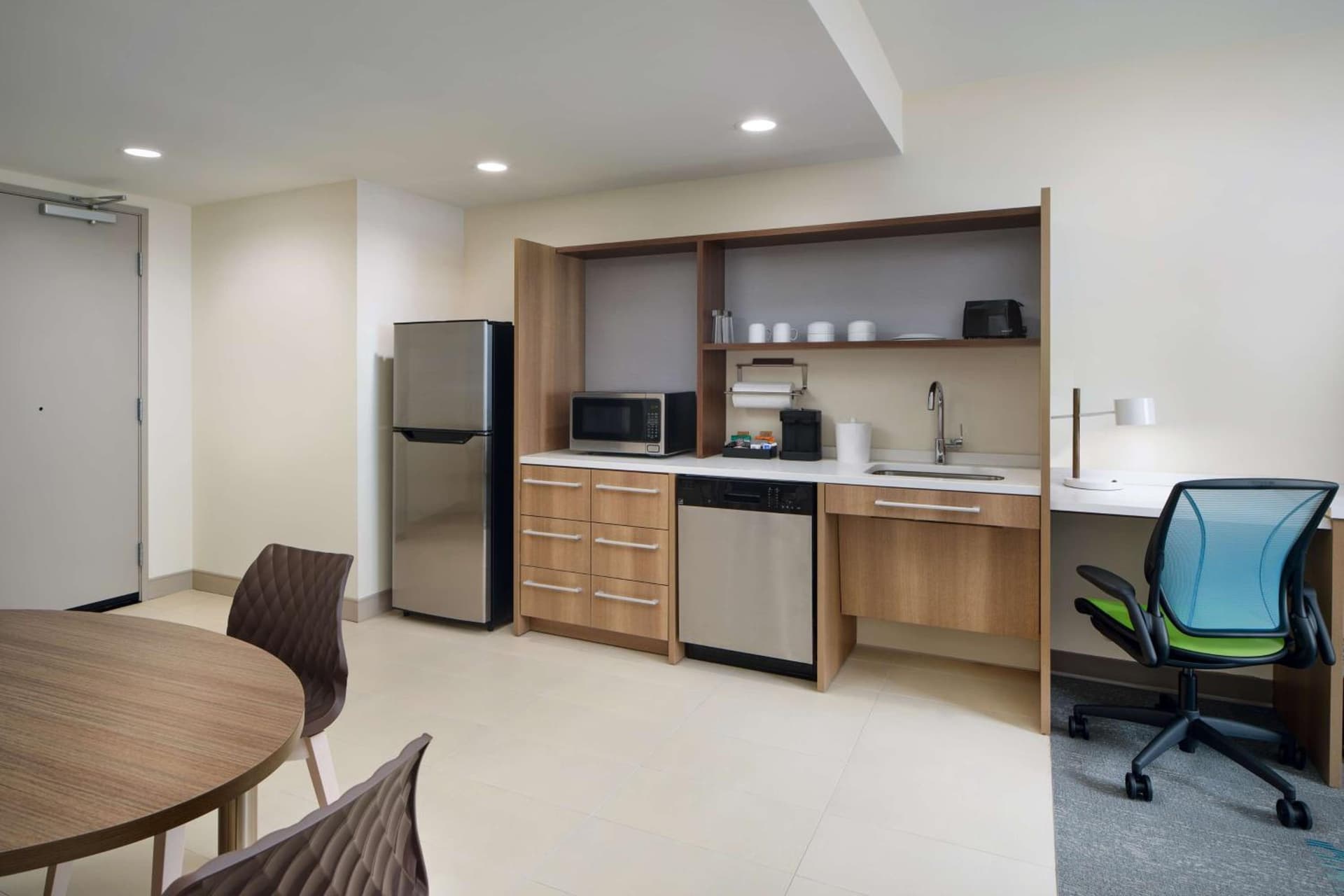 Home2 Suites By Hilton Towson gallery photo in Towson, MD — image 7