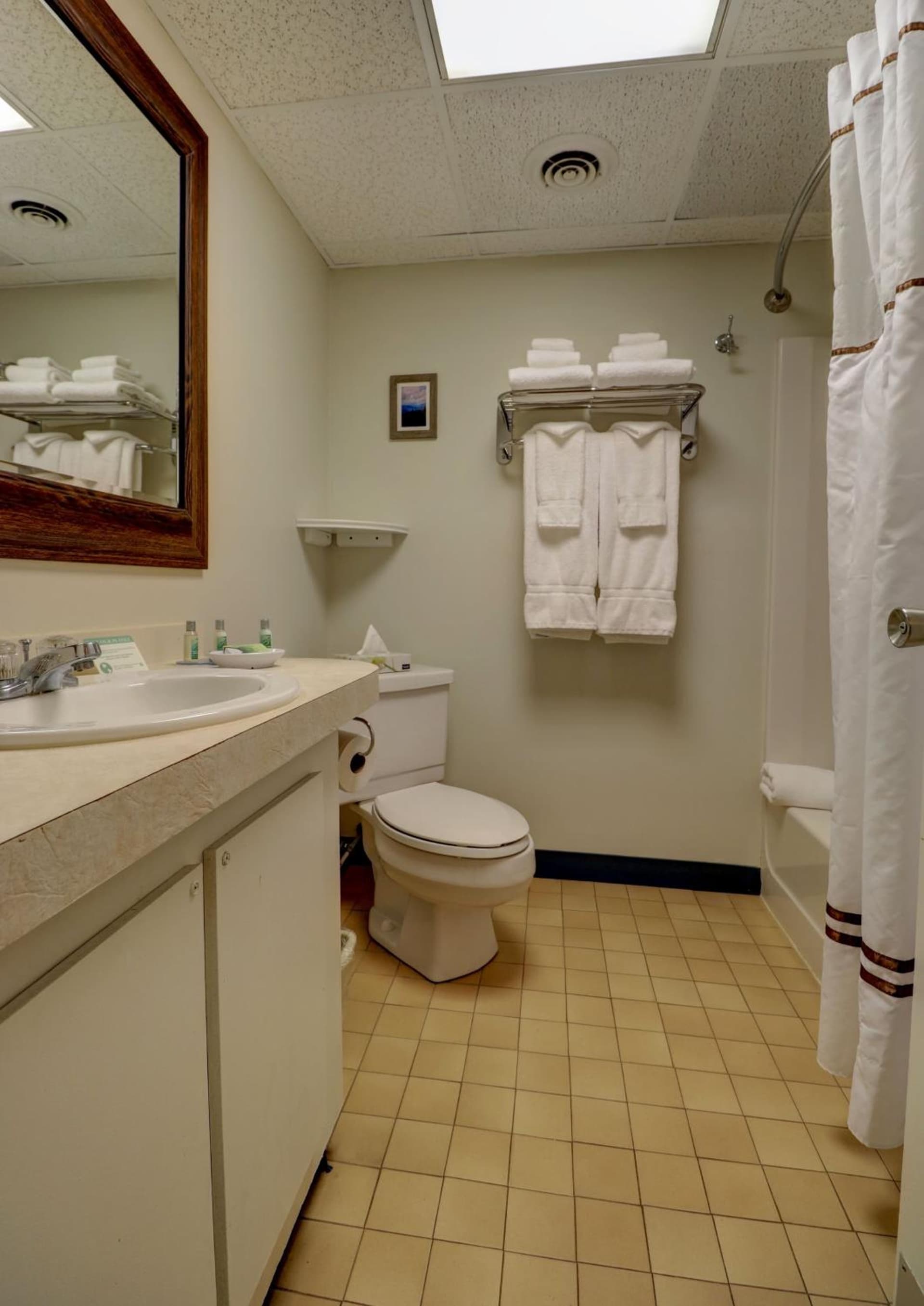 Fireside Inn & Suites Gilford gallery photo in Gilford — image 155