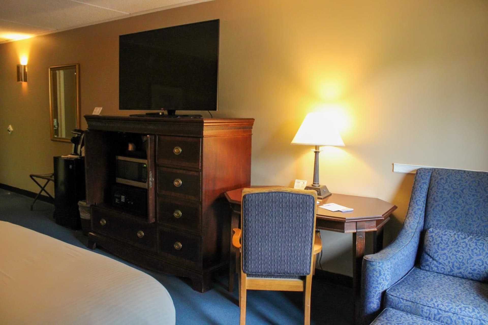 Fireside Inn & Suites Gilford gallery photo in Gilford — image 149