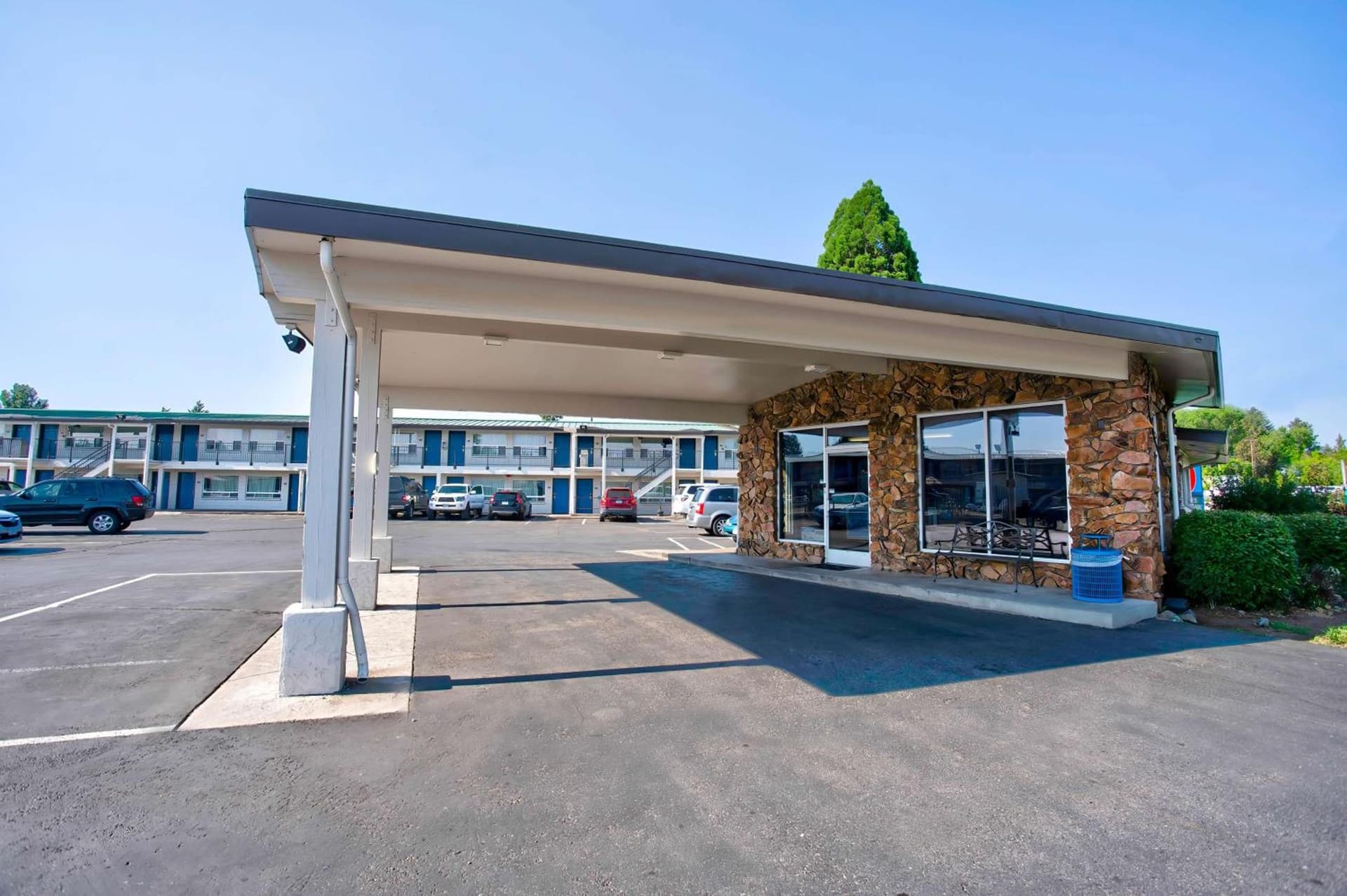 Motel 6-Bend, OR property views in Bend, OR — gallery photo 3