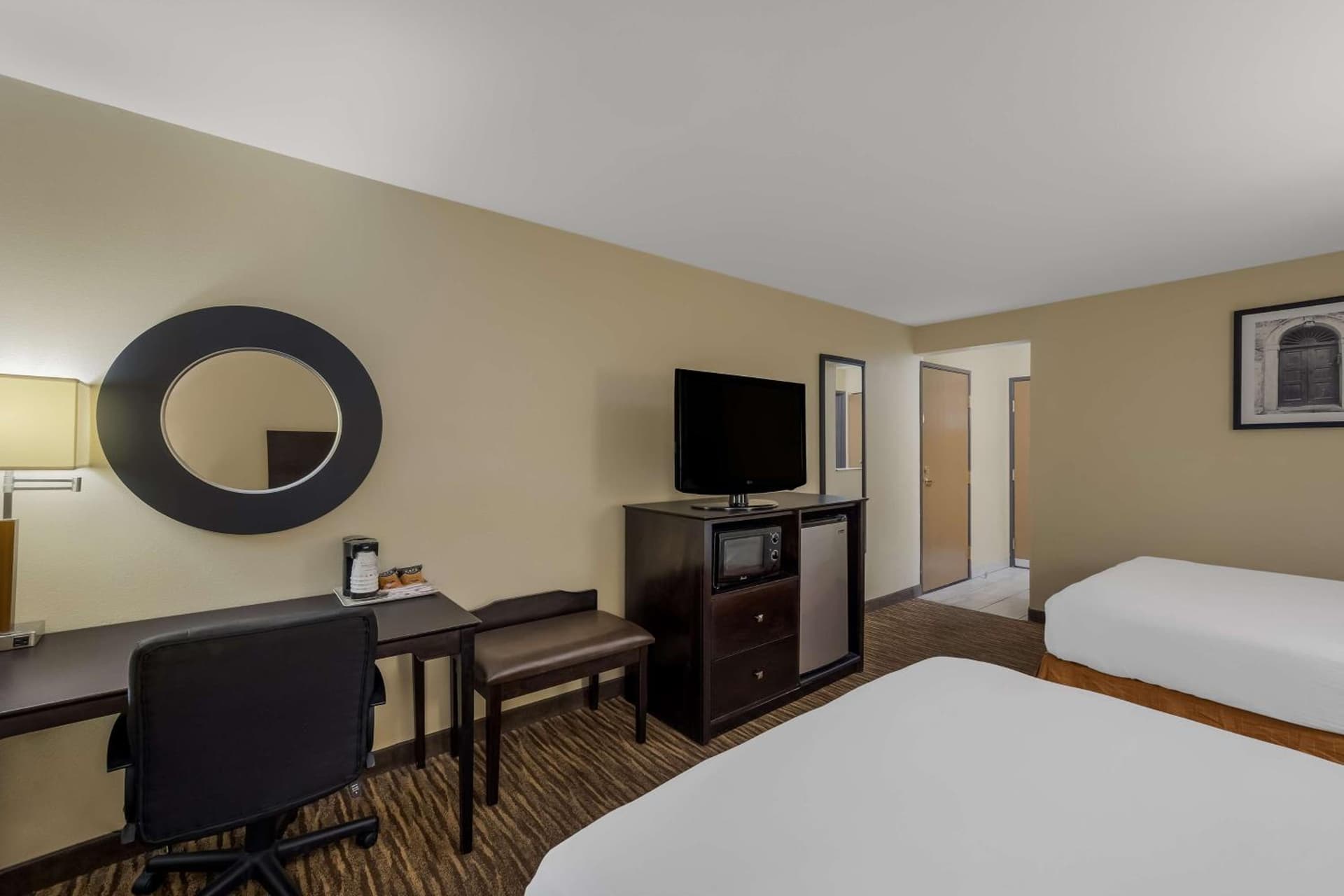 Best Western Gold Poppy Inn interior in Tucson, AZ — gallery photo 2