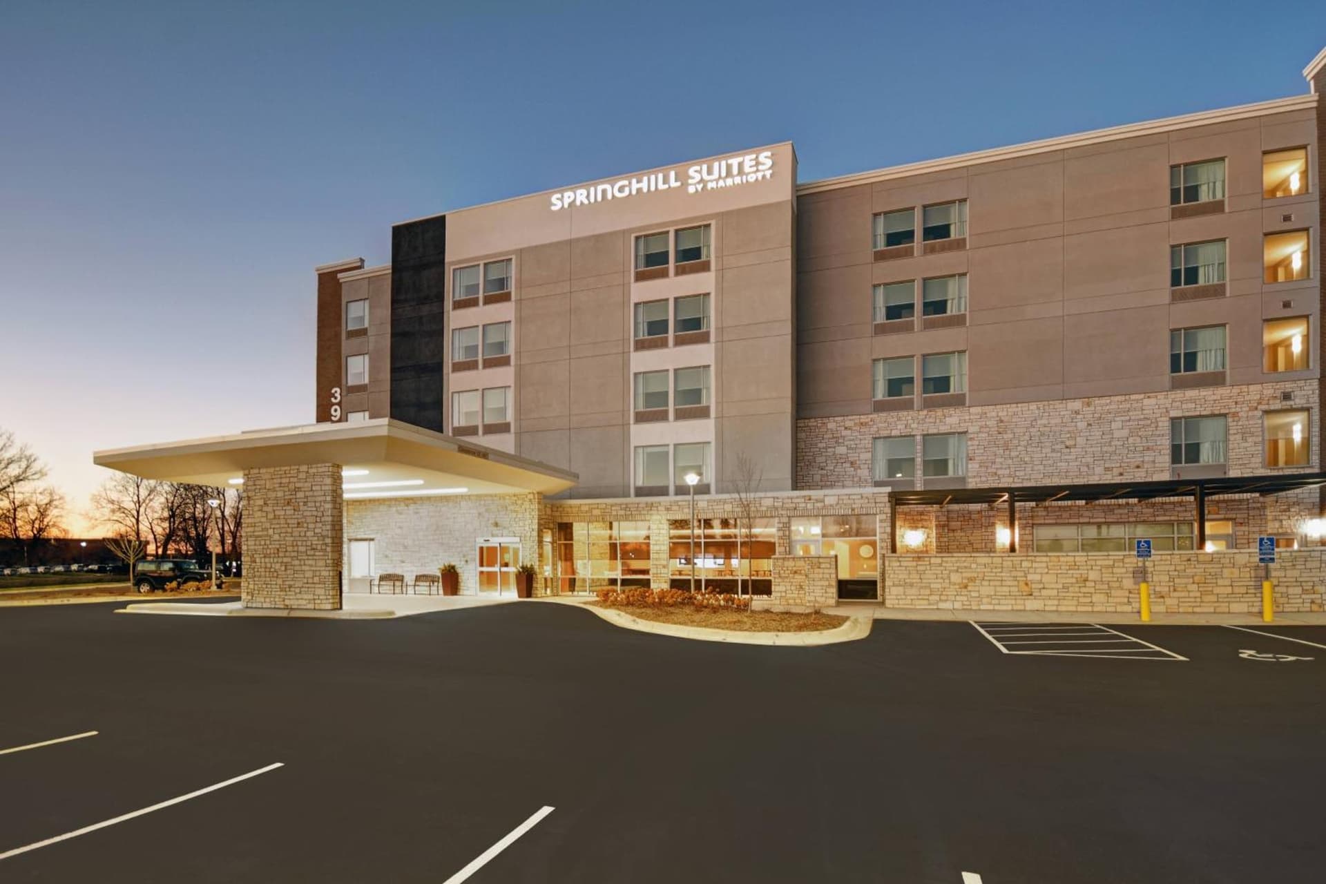 SpringHill Suites by Marriott St. Paul Arden Hills interior in Arden Hills, MN — gallery photo 2