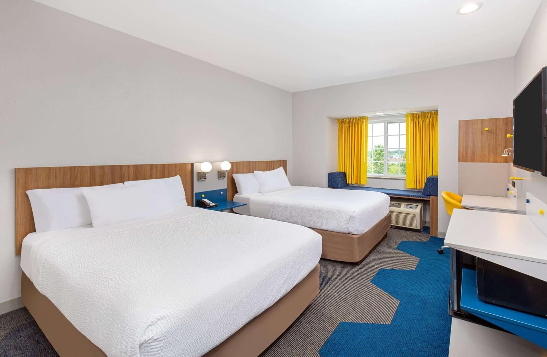 Microtel Inn and Suites by Wyndham interior in Opelika, AL — gallery photo 2