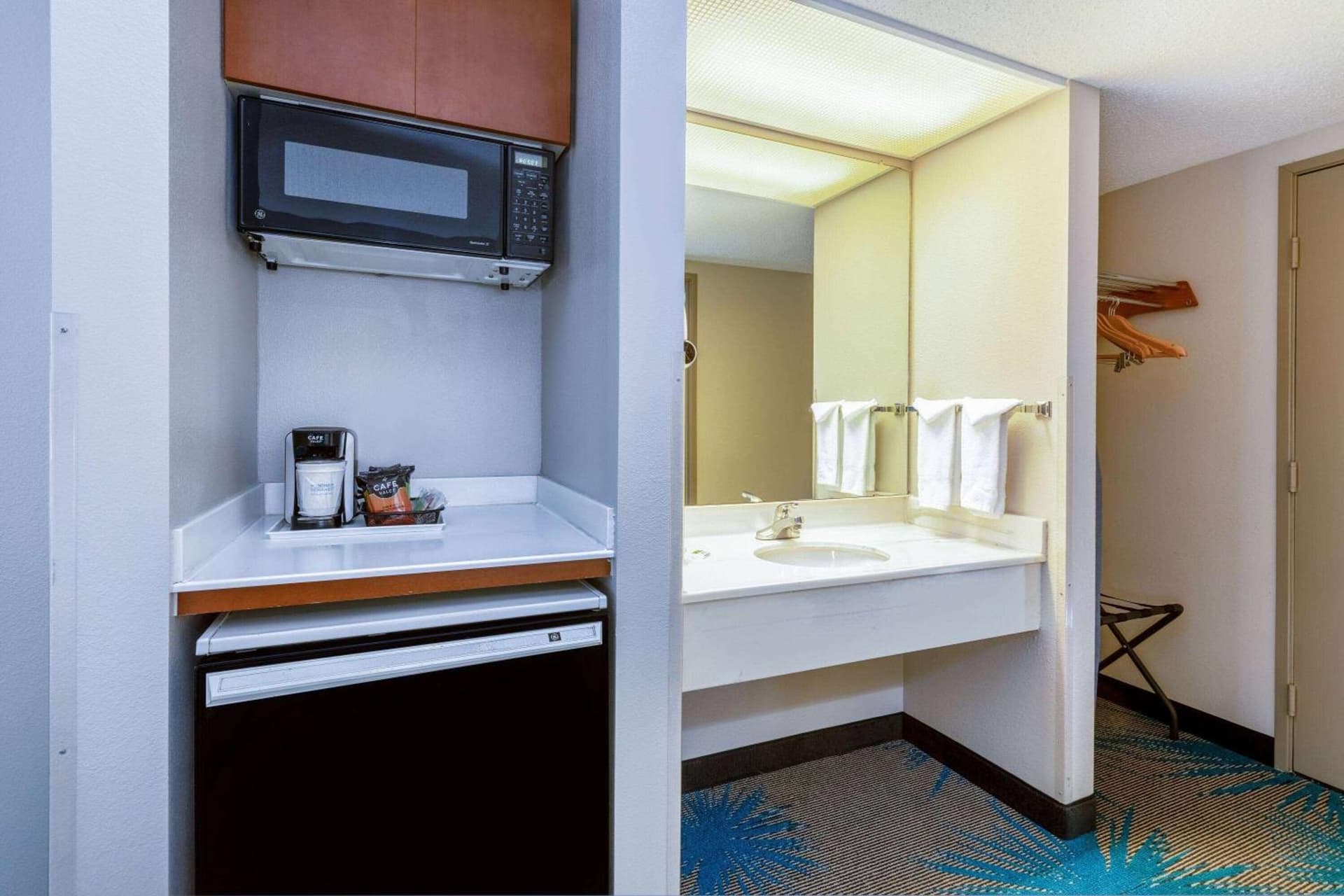 Days Inn & Suites by Wyndham Denver International Airport gallery photo in Denver, CO — image 42