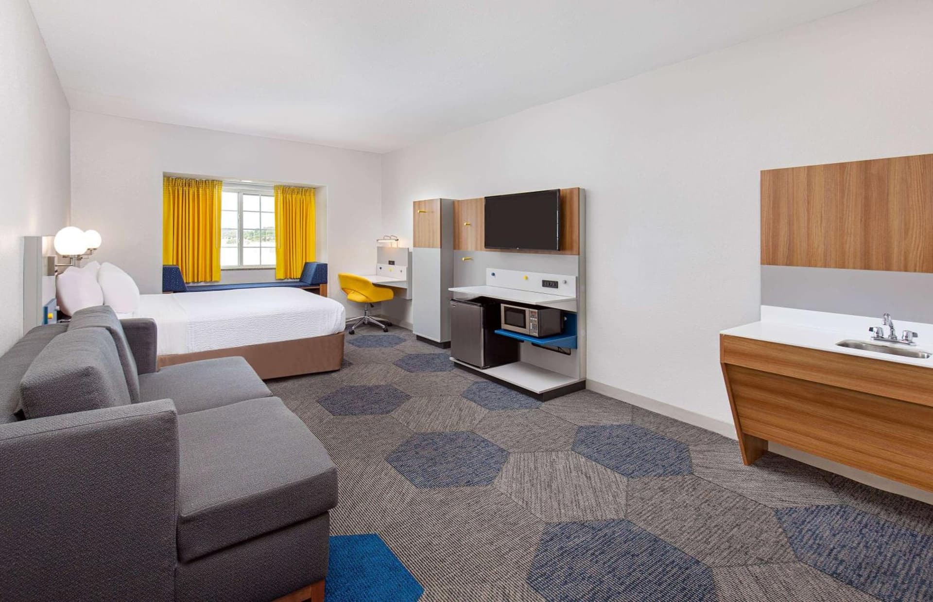 Microtel Inn and Suites by Wyndham gallery photo in Opelika, AL — image 9