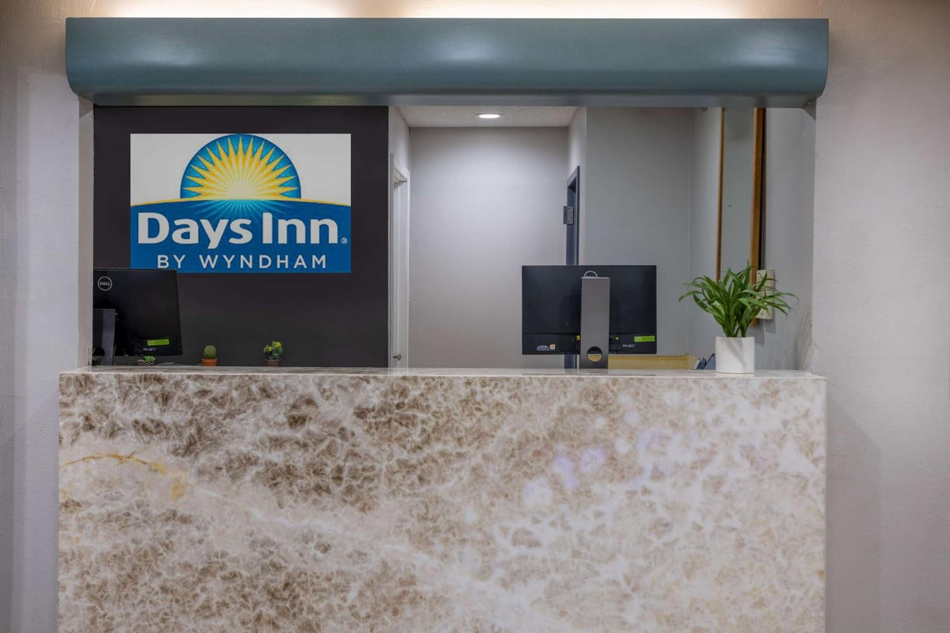 Days Inn by Wyndham Pleasant Prairie Kenosha gallery photo in Kenosha, WI — image 13