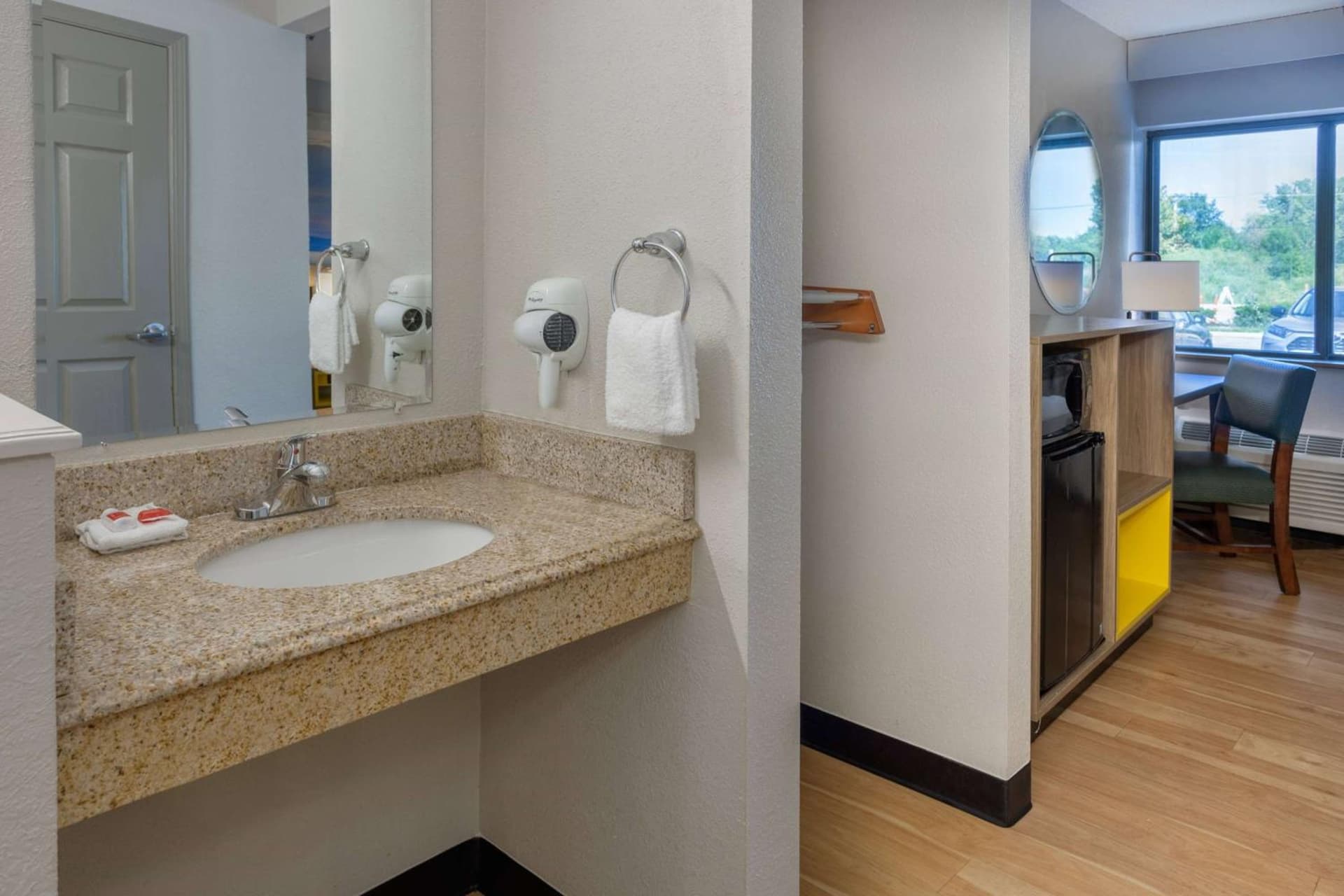 Days Inn by Wyndham Pleasant Prairie Kenosha gallery photo in Kenosha, WI — image 44