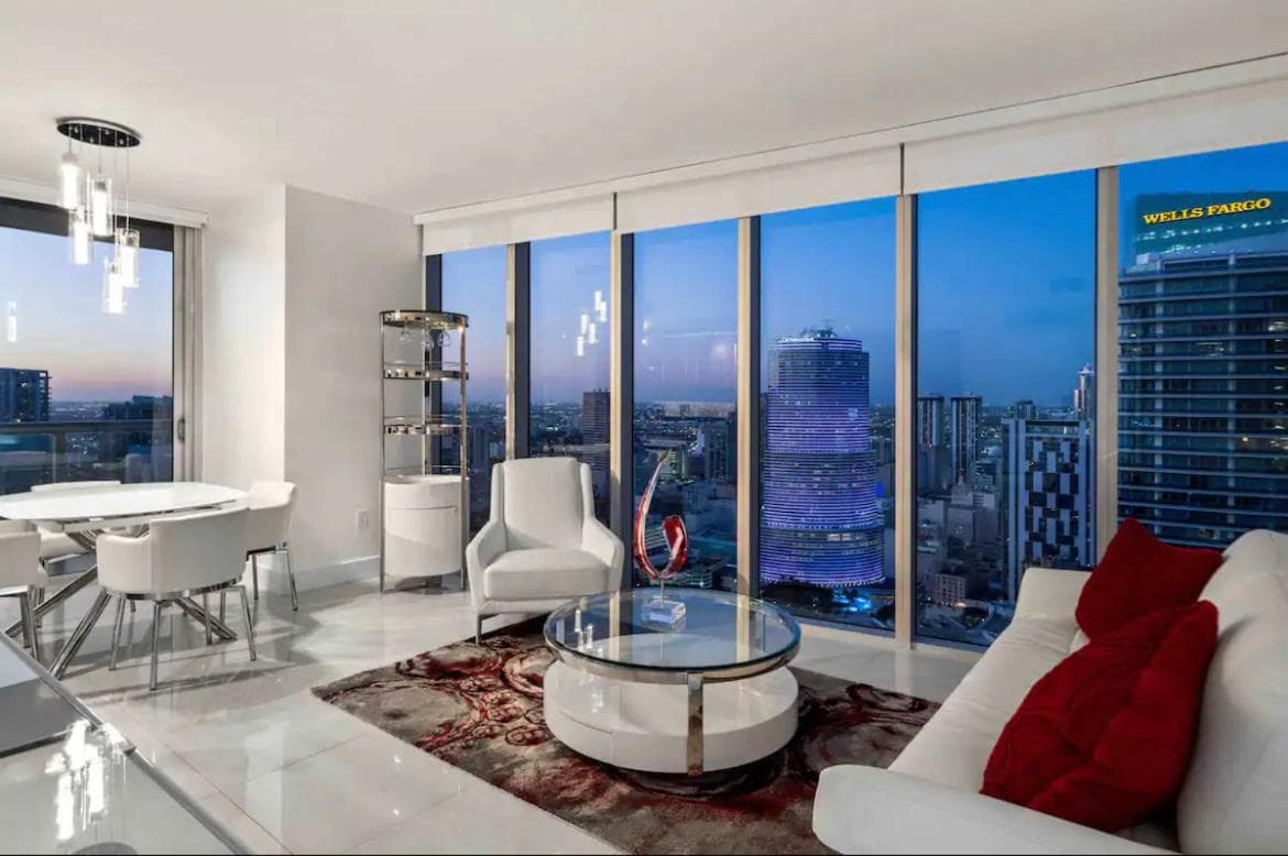 PENTHOUSE 2BR ICON WHOTEL Brickell Miami property views in Miami, FL — gallery photo 3