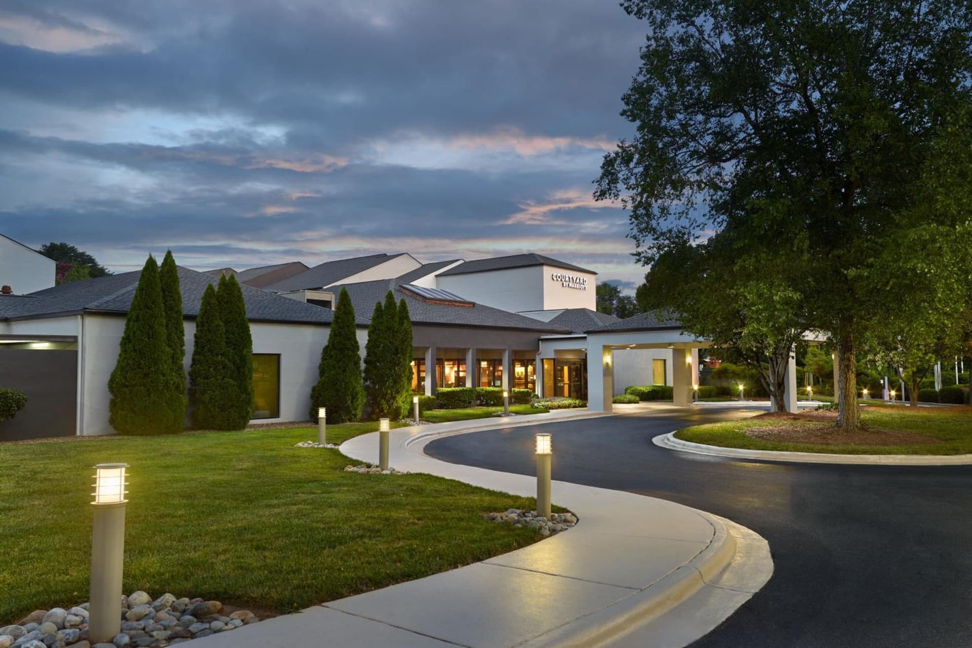 Courtyard Charlotte Arrowood featured exterior or lobby in Charlotte, NC — similar hotel