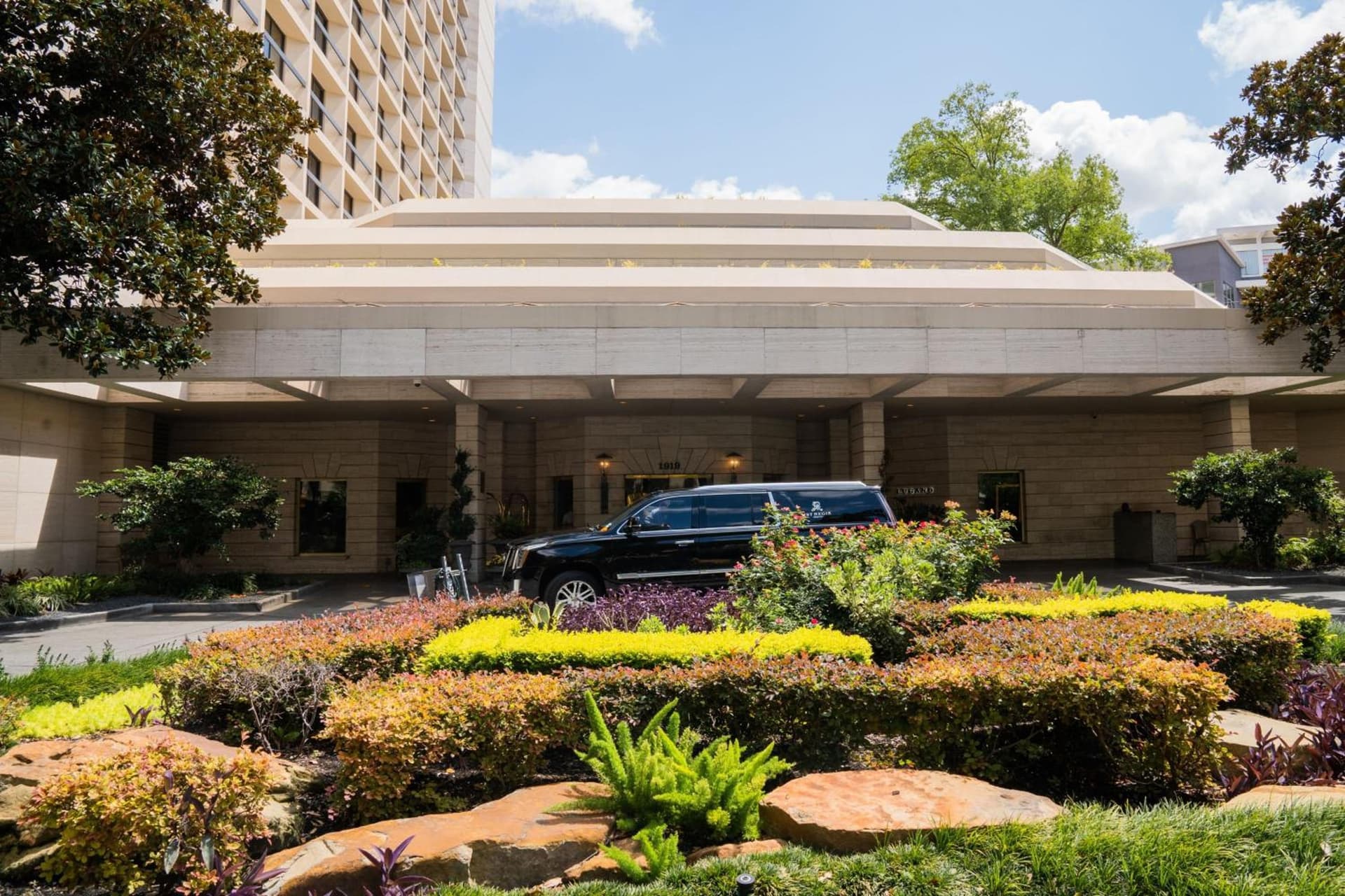 Houston Grand Hotel - River Oaks interior in Houston, TX — gallery photo 2