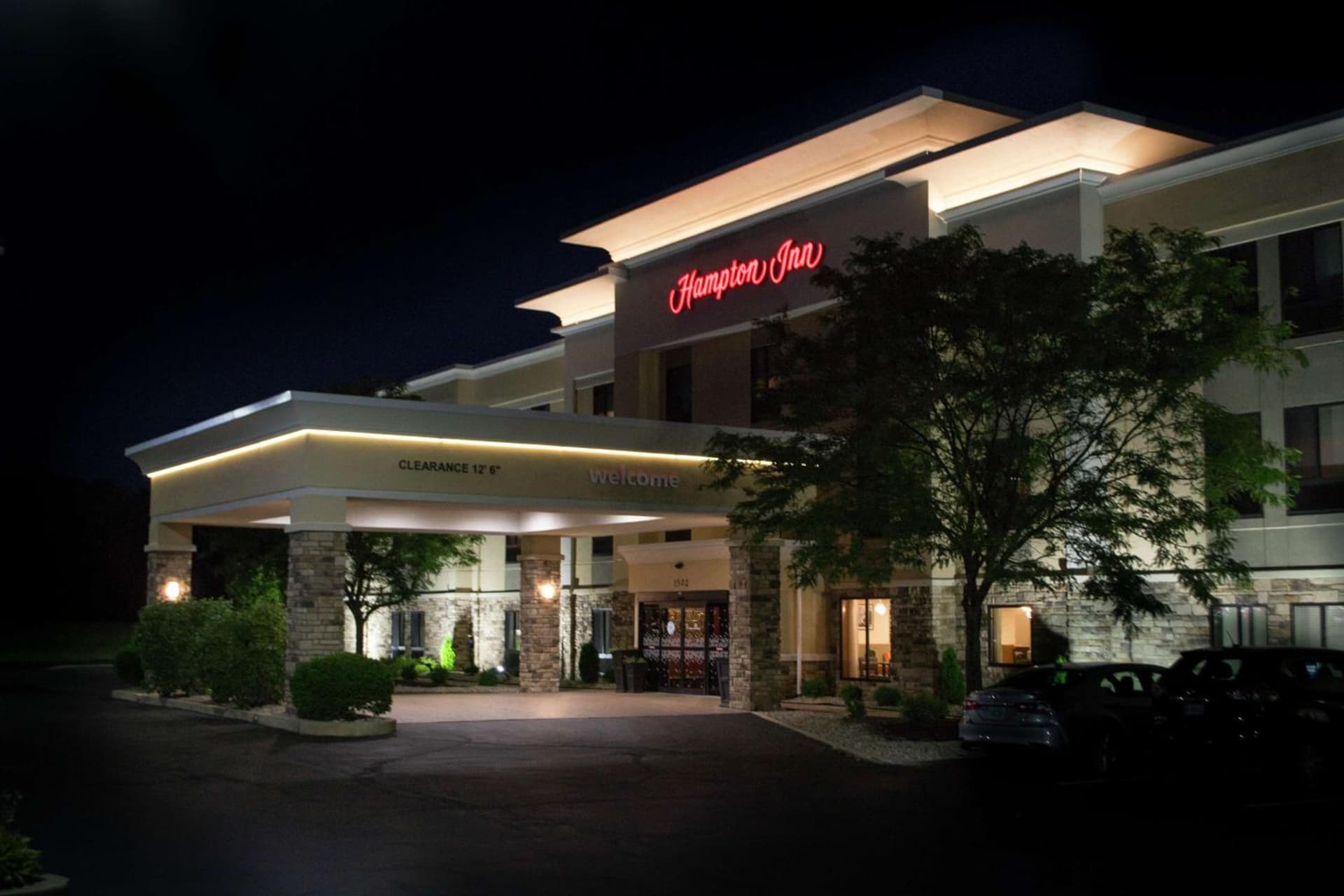 Hampton Inn Marion interior in Marion, IN — gallery photo 2